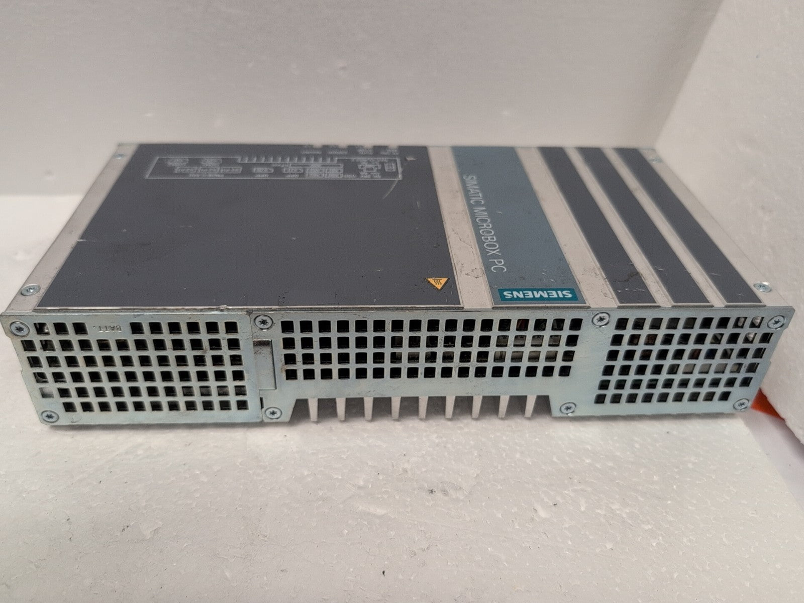 SIEMENS SIMATIC IPC427E MICROBOX 6AG4141-7DE38 XEON E3-1505L v5/16GB/480GB SSD -