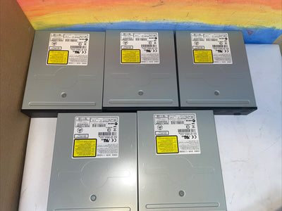 1×  PIONEER DVR-110DBK IDE CD/DVD Reader/Writer Drive