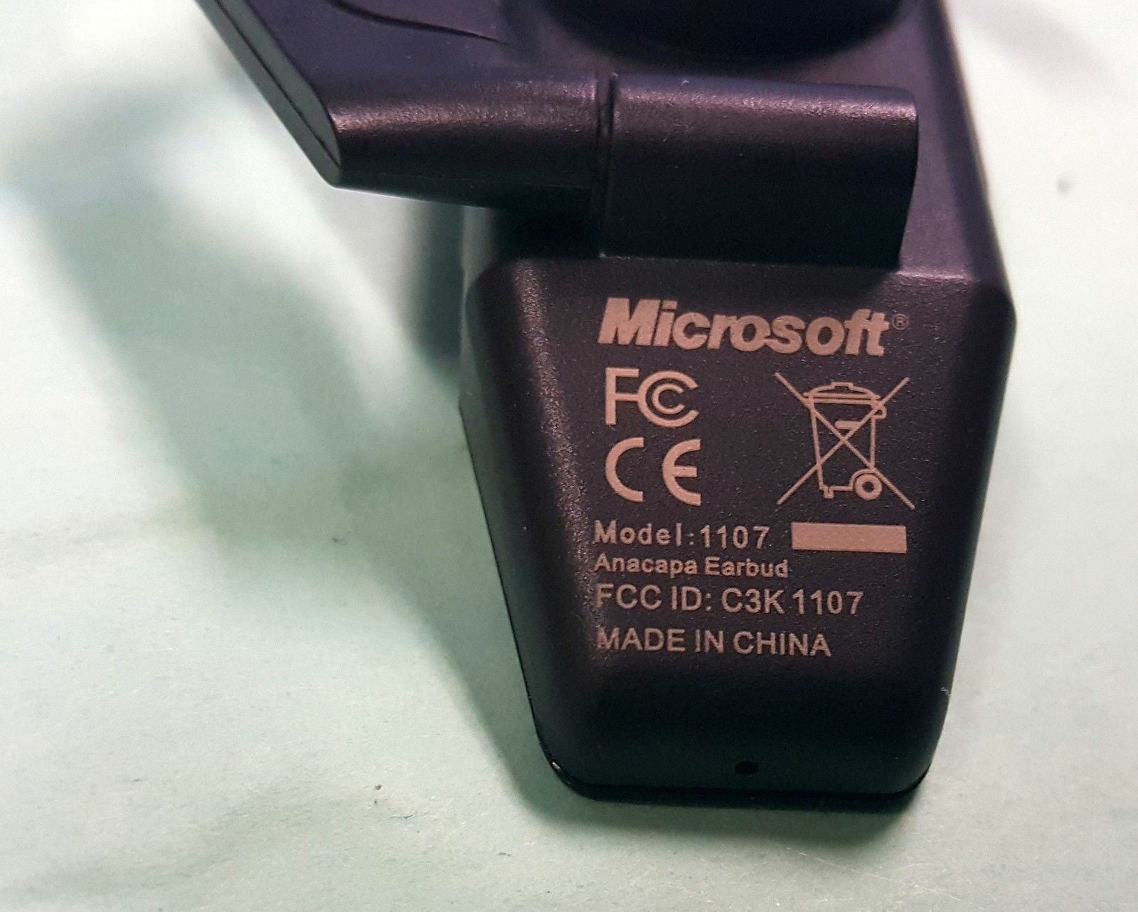 Microsoft reference design  Anacapa Bluetooth Earbud + USB adapter