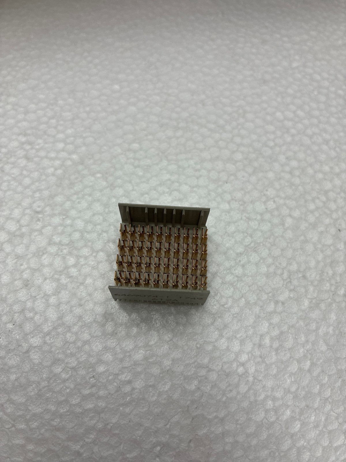 🔥 TE Connectivity 6469074-1 Multi-Pin Board Connector Gold Contacts Gray