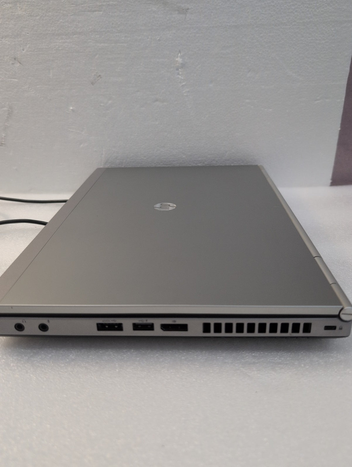 🎸 Hp Elitebook 8460p 14" Laptop i5-2540M CPU /4GB Ram/250GB HDD/WIN XP 