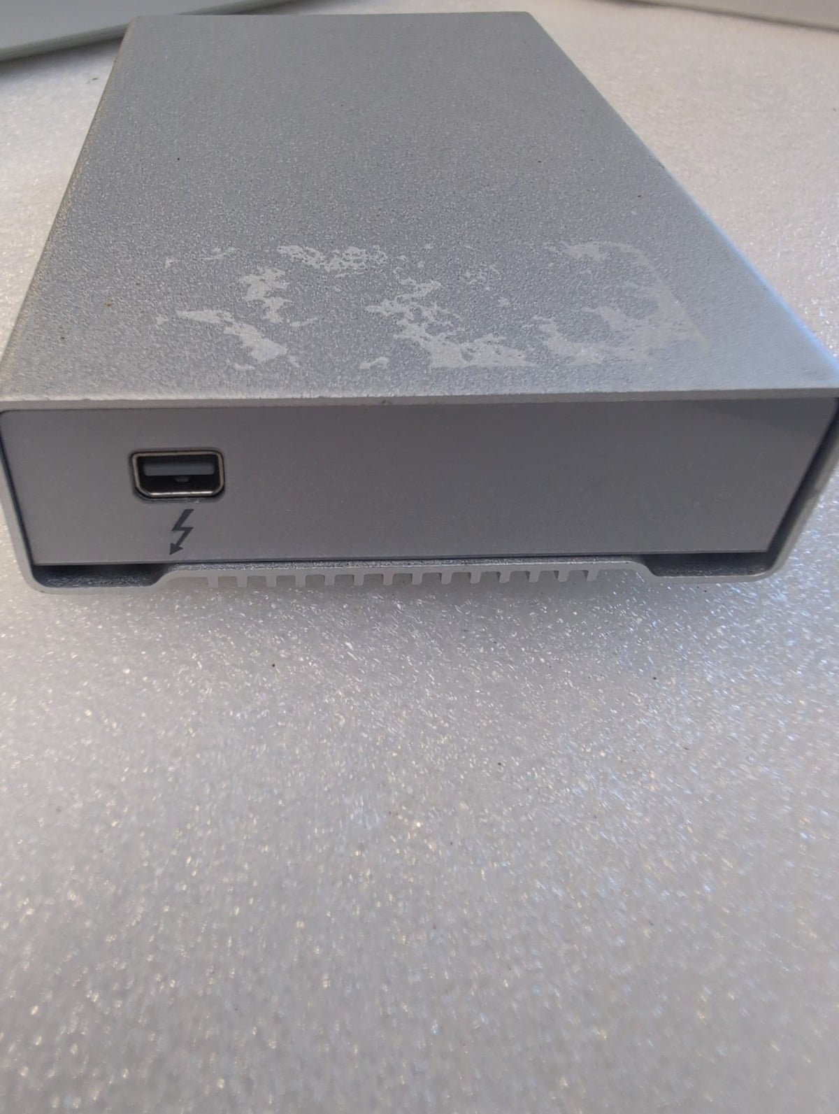 🎸 Akitio Thunderbolt External SSD  120GB Intel SSDSC2CT120A3 (NO Cable)