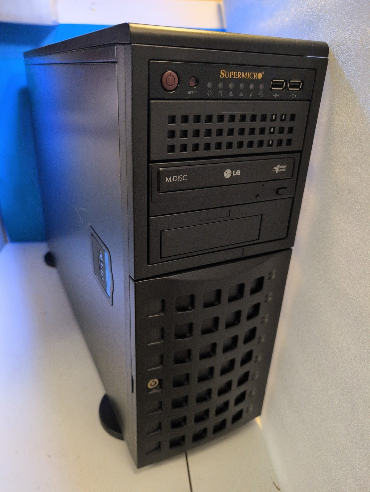 🎸 Supermicro SuperServer 745-9 7047R-72RF Tower Xeon E5-2609 v2 8GB RAM NO HDD