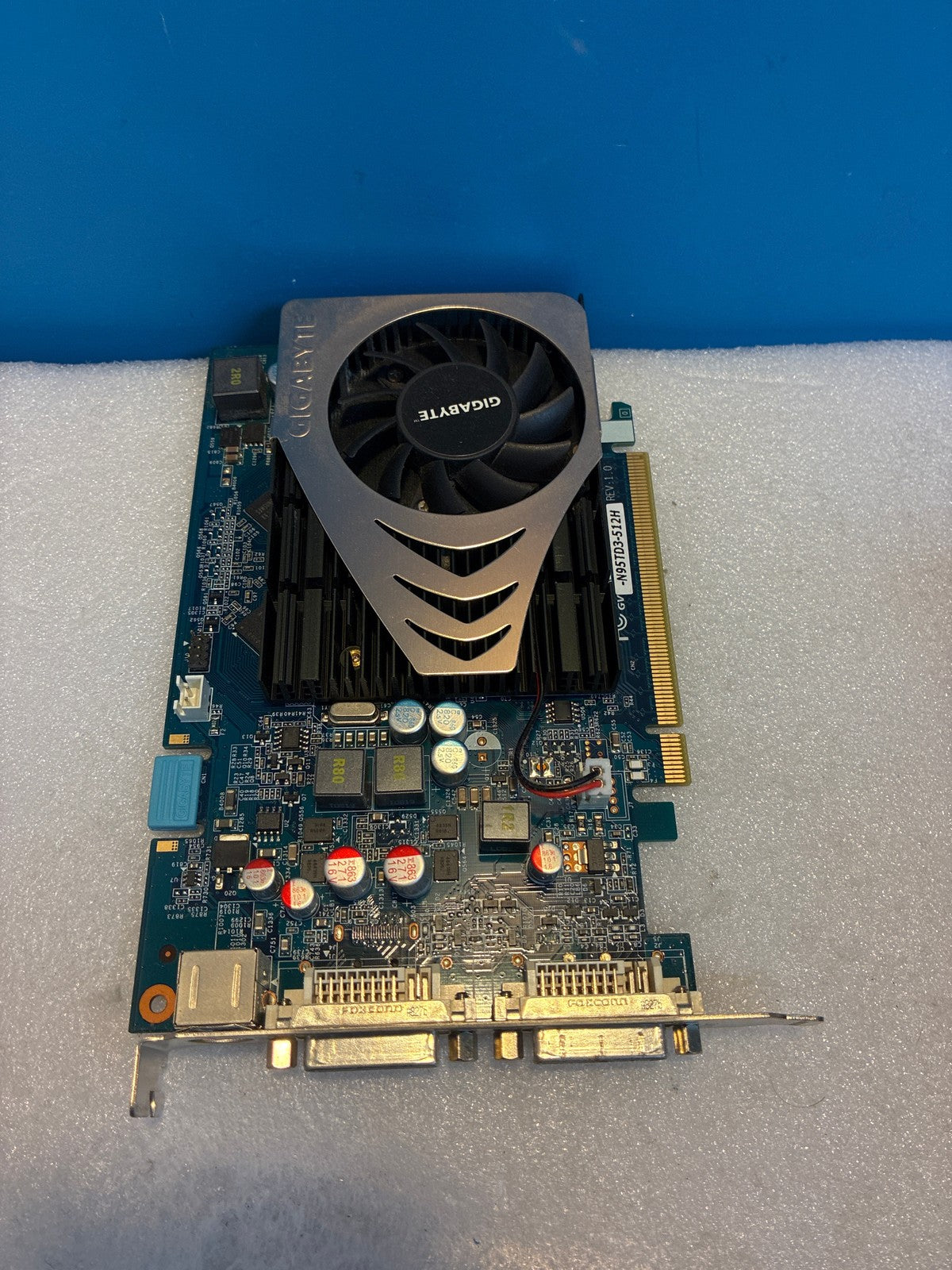 🔥 Gigabyte GeForce 9500 GT GV-N95TD3-512H 512MB DDR3 PCIe Graphics Card