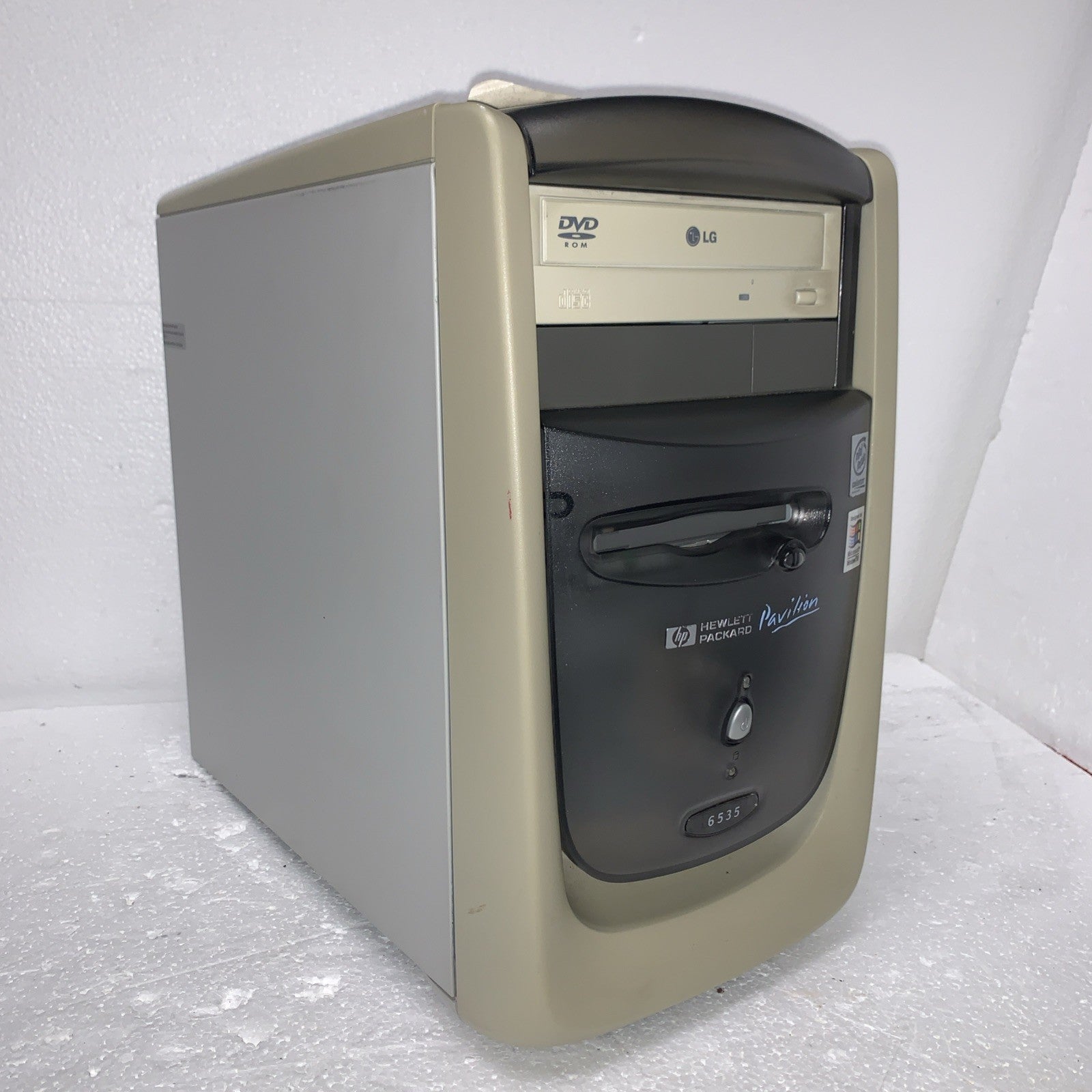 🔥 HP Desktop Celeron 466MHZ 256MB 160GB DVD Windows 2000 SP4 (serial/parallel)