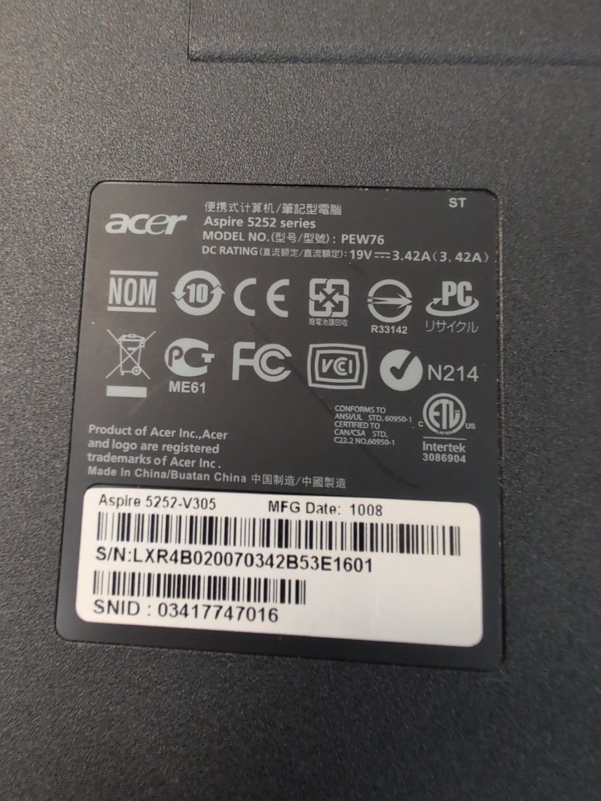 (GRADE A) Acer Aspire 5252-V305 15.6" Laptop AMD V140 CPU/4GB/320GB HDD/ WinXP -