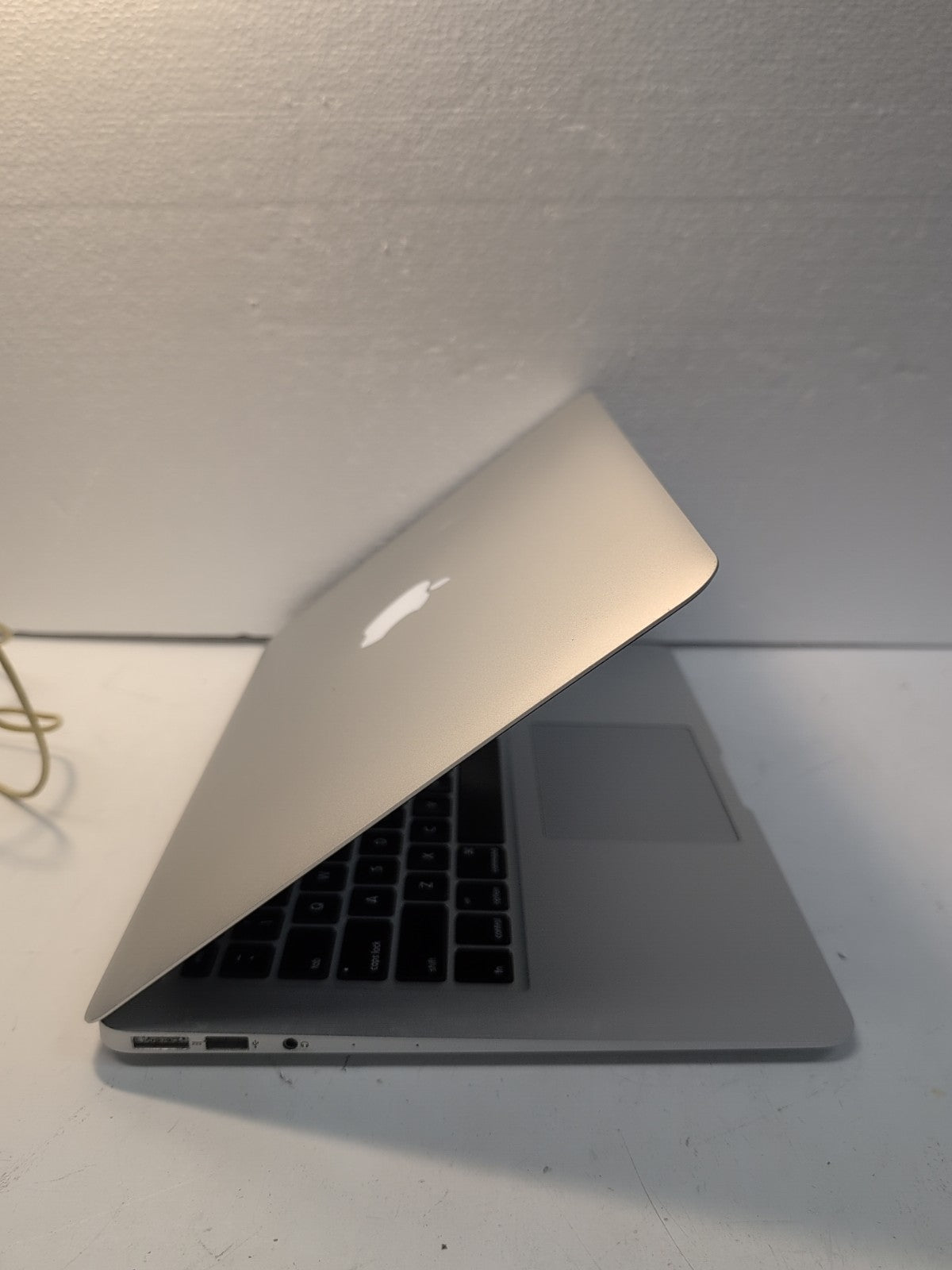🔥 NICE Apple MacBook Air 2015 A1466 13.3" Intel i5-1.6GHz/8GB/128GB SSD/10. 13-