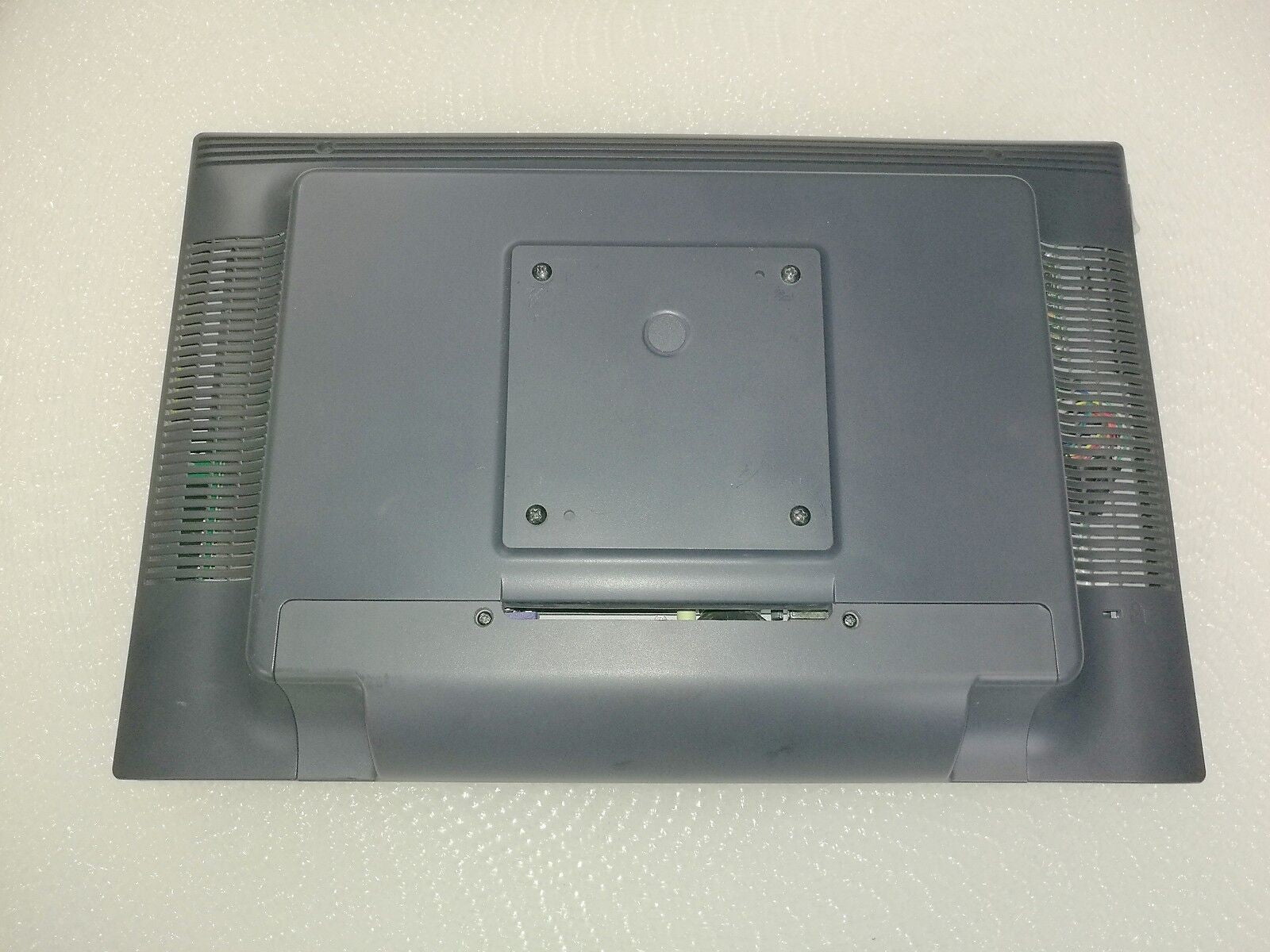 ** Elo Touch Screen Computer 2245 B.H. 19R1-AUWA-1-XP-G #15 27-3