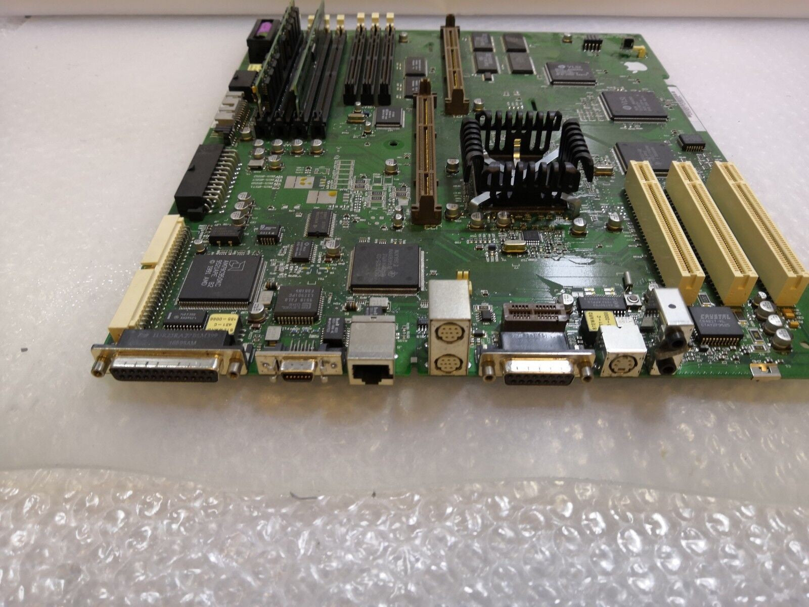 ** Apple 820-0583-A Power Mac 7200 System Board @@@