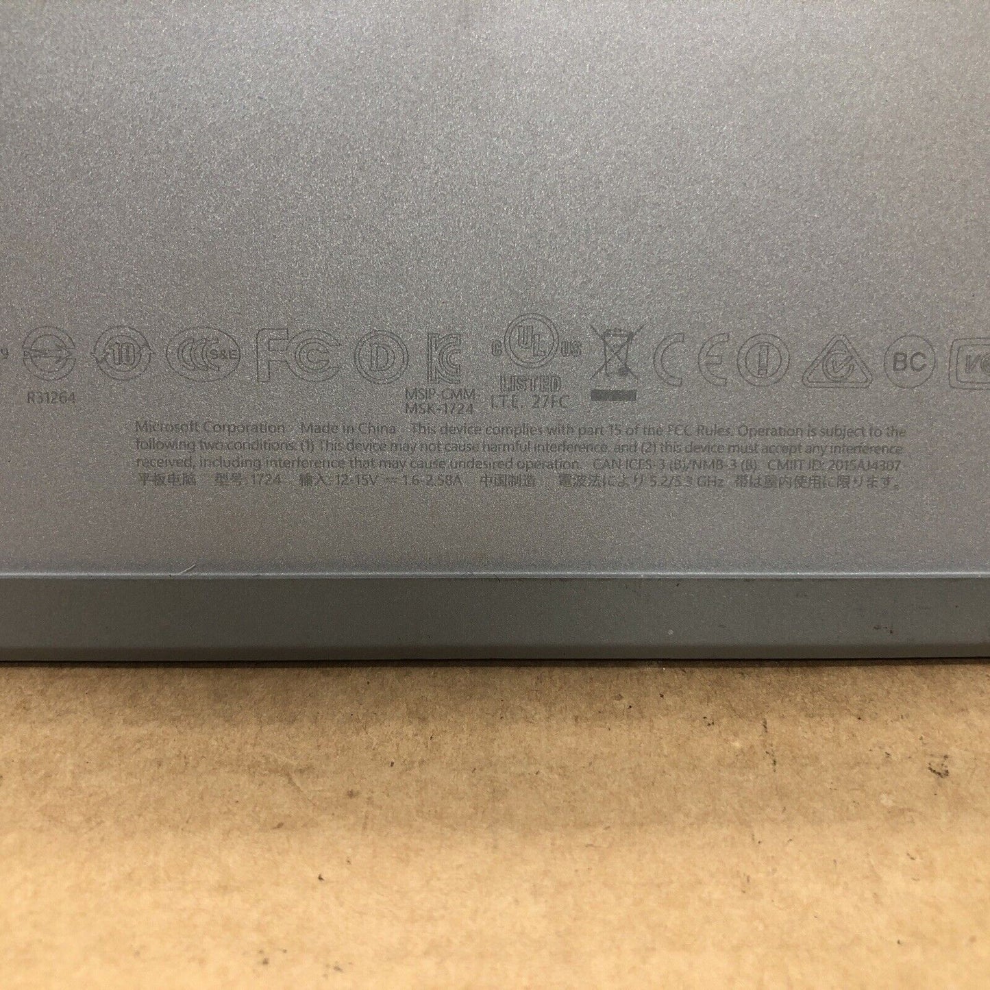 $ Microsoft Surface 12.3" 1724 i5-6300U 2.4GHz 4GB  128GB SSD win10 - cracked