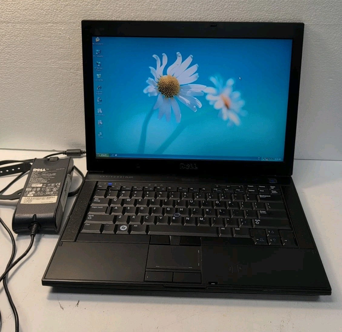  Dell Latitude E6400 14" Laptop C2D P8400/4GB/160GB HDD/WIN XP/Working Battery -