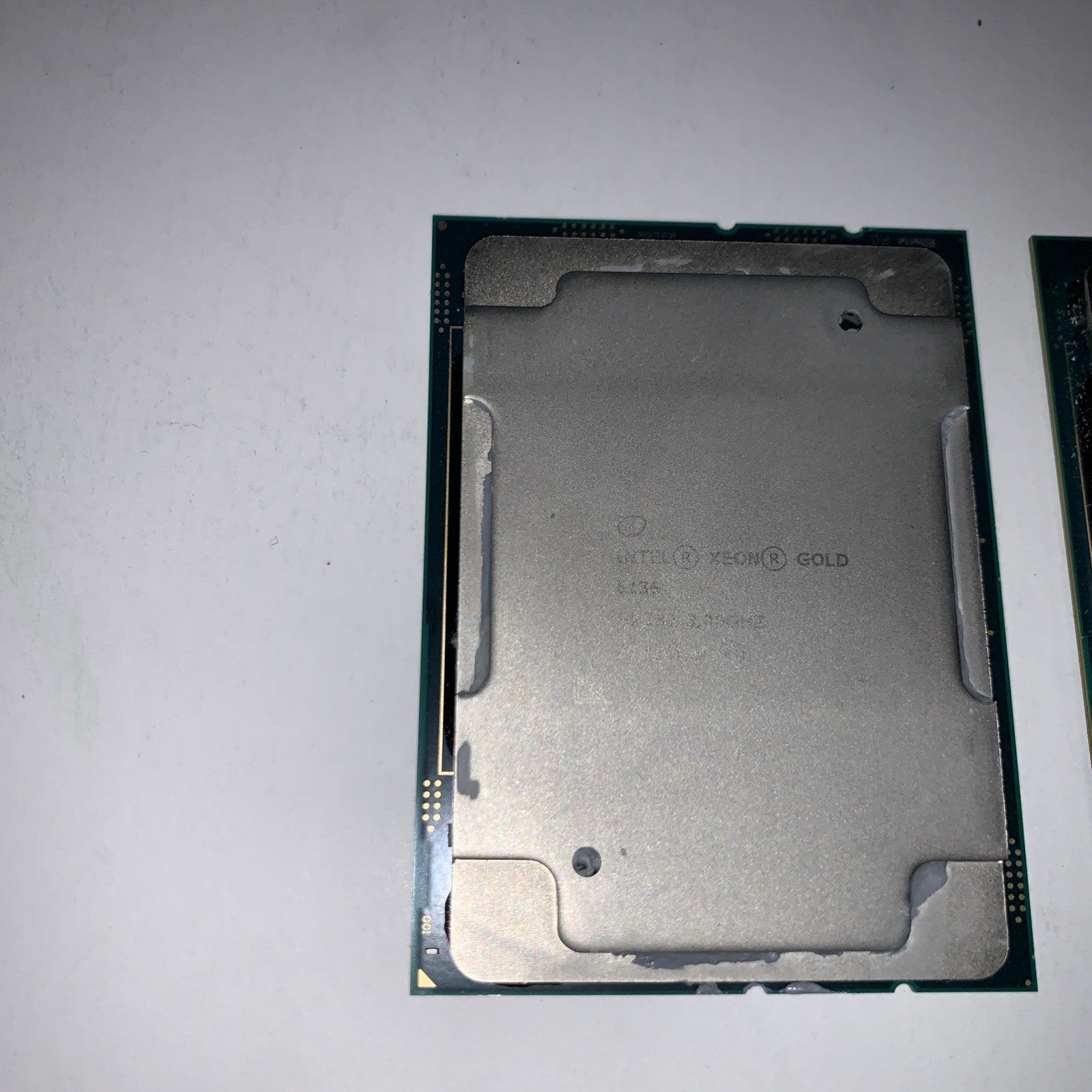 Pair of Intel Xeon Gold 6136 SR382 3.0GHz FCLGA3647 12 Cores 24,75MB Cache 150W