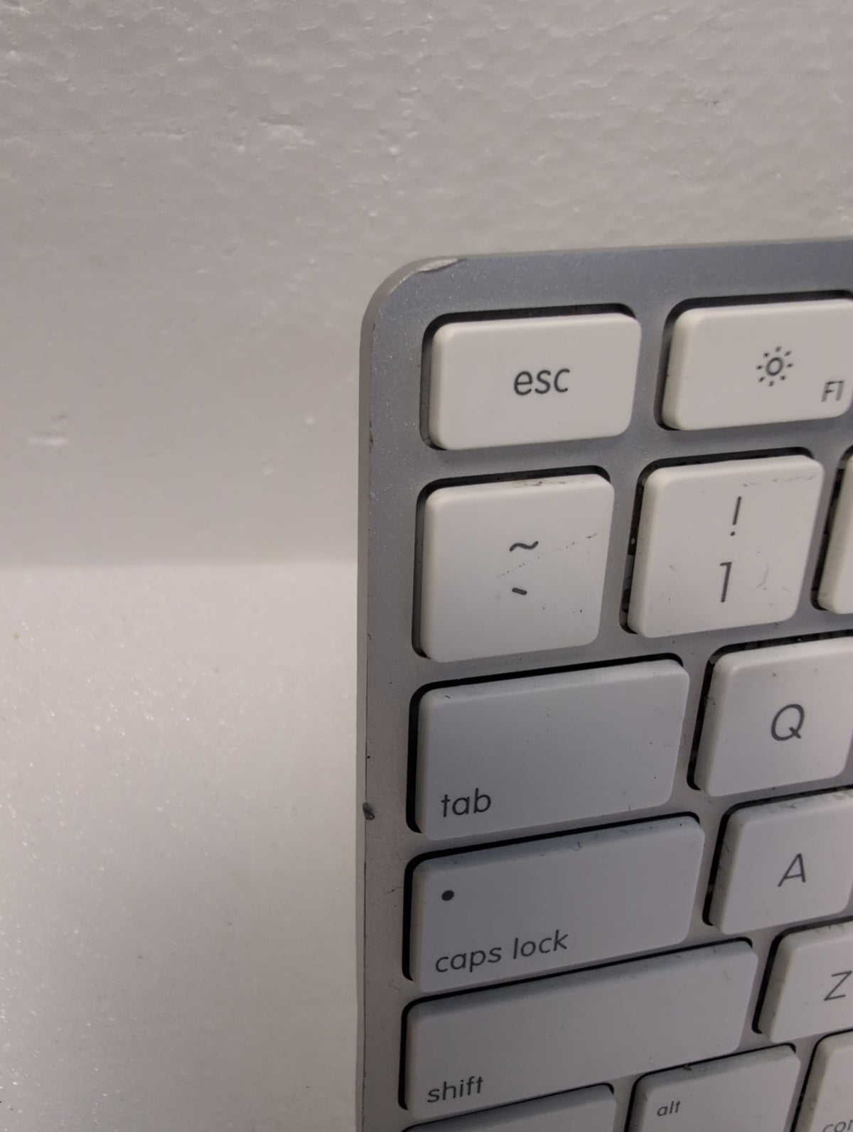 🎸 Apple Wired Keyboard A1243 Full-Size with Numeric Keypad USB White/Silver