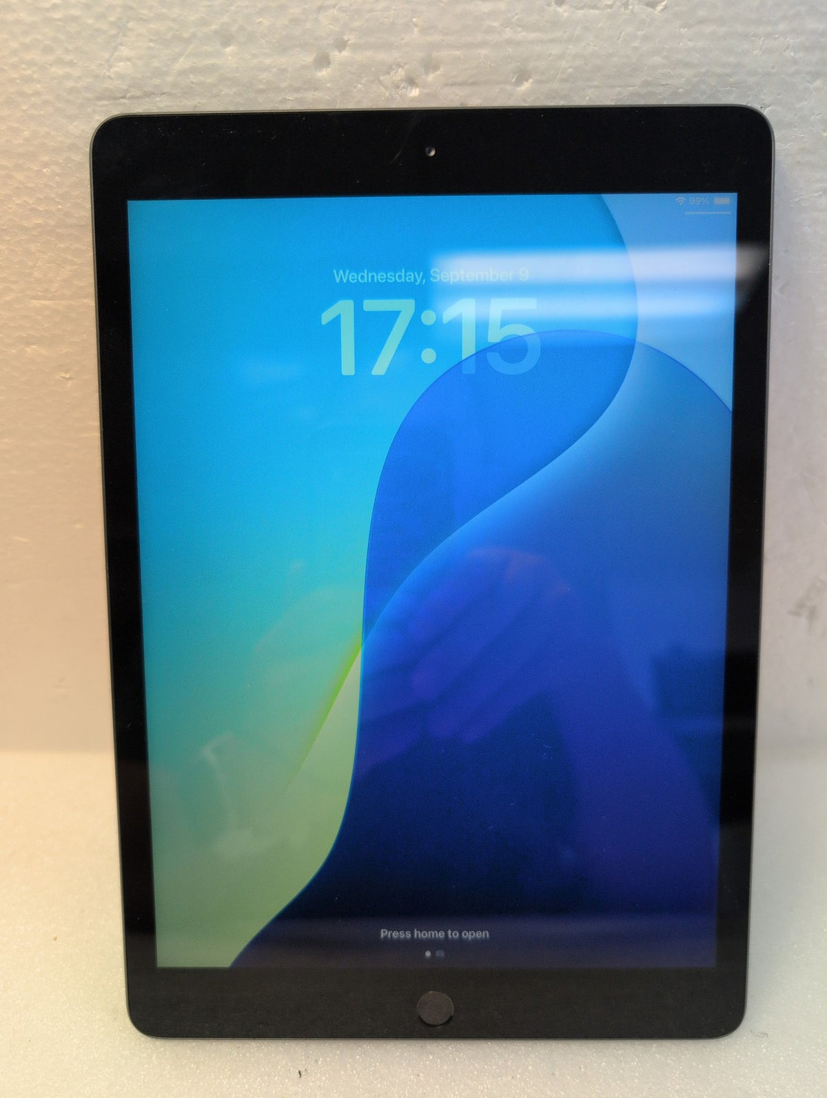🎸 Apple iPad 7th Generation A2197 32GB Space Gray Wi-Fi Tablet MW742VC/A