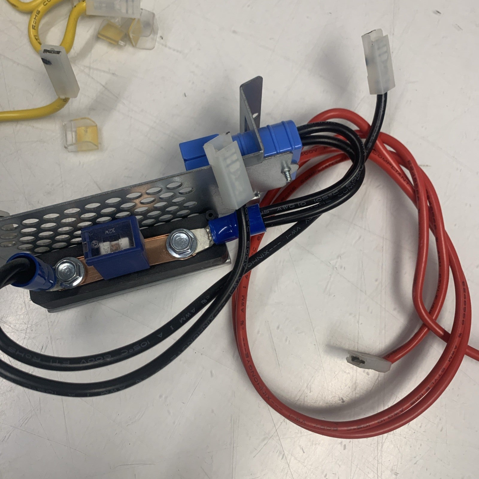 🔥 APC Smart-UPS 3000VA SMT3000RM2UC battery Connection & Cables