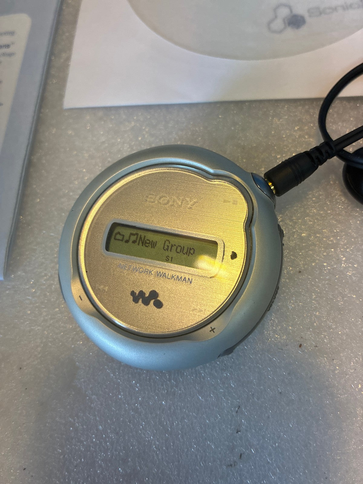 🔥 Sony Network Walkman NW-E103 Portable MP3 ATRAC3plus Player Silver/Gold