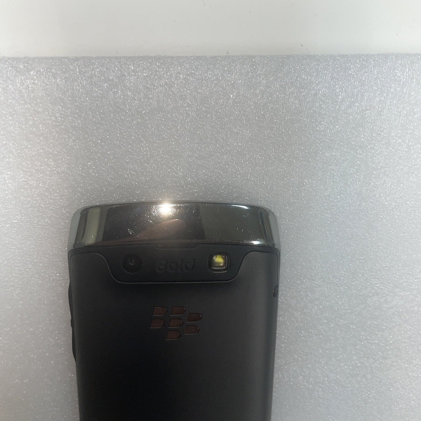 (Nice)  BLACKBERRY BOLD 9790 8G cell phone (carrier: BELL)