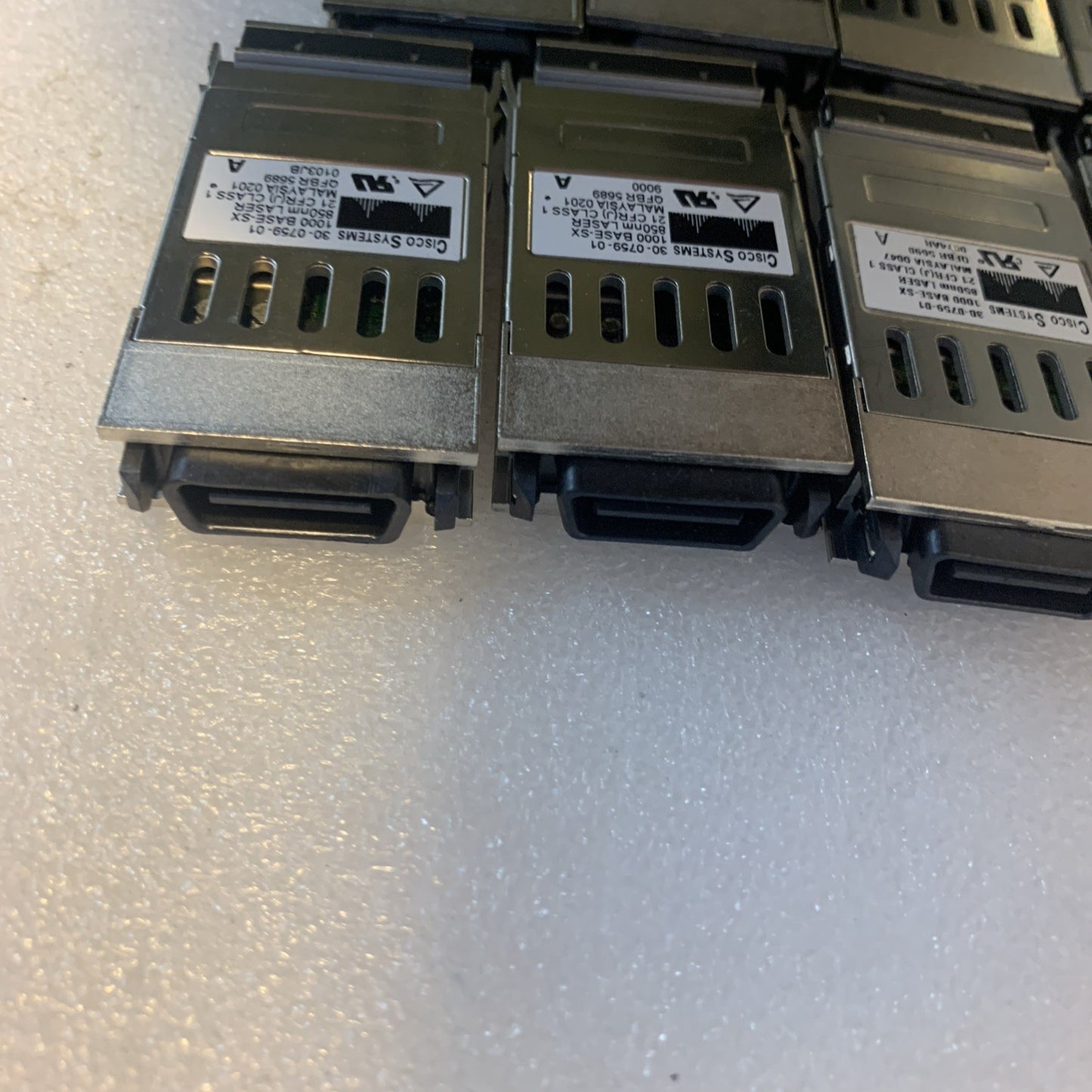 9x. Cisco WS-G5484 1000Base-SX GBIC Gigabit Transceiver Module GLC-SX 30-0759-01