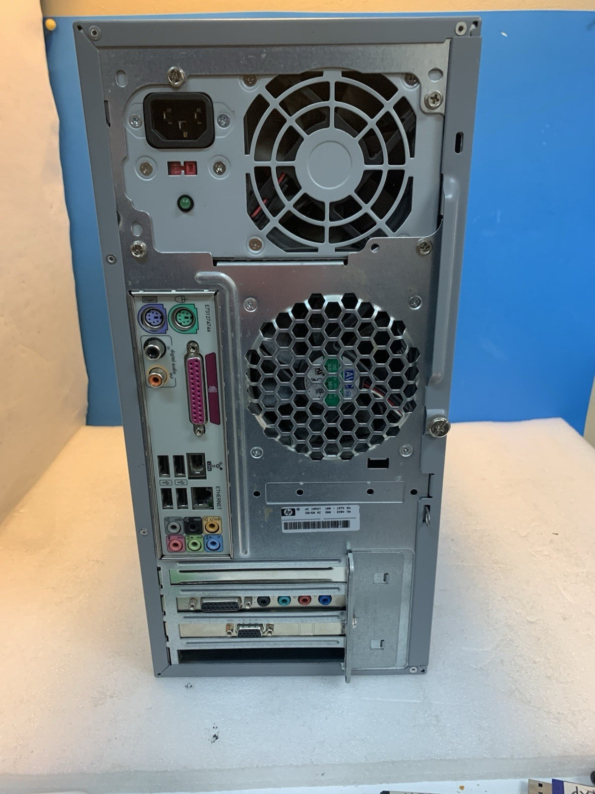 🔥 HP Desktop PD 2.8GHZ 512MB RAM 40GB HD DVD Windows 2000 SP4