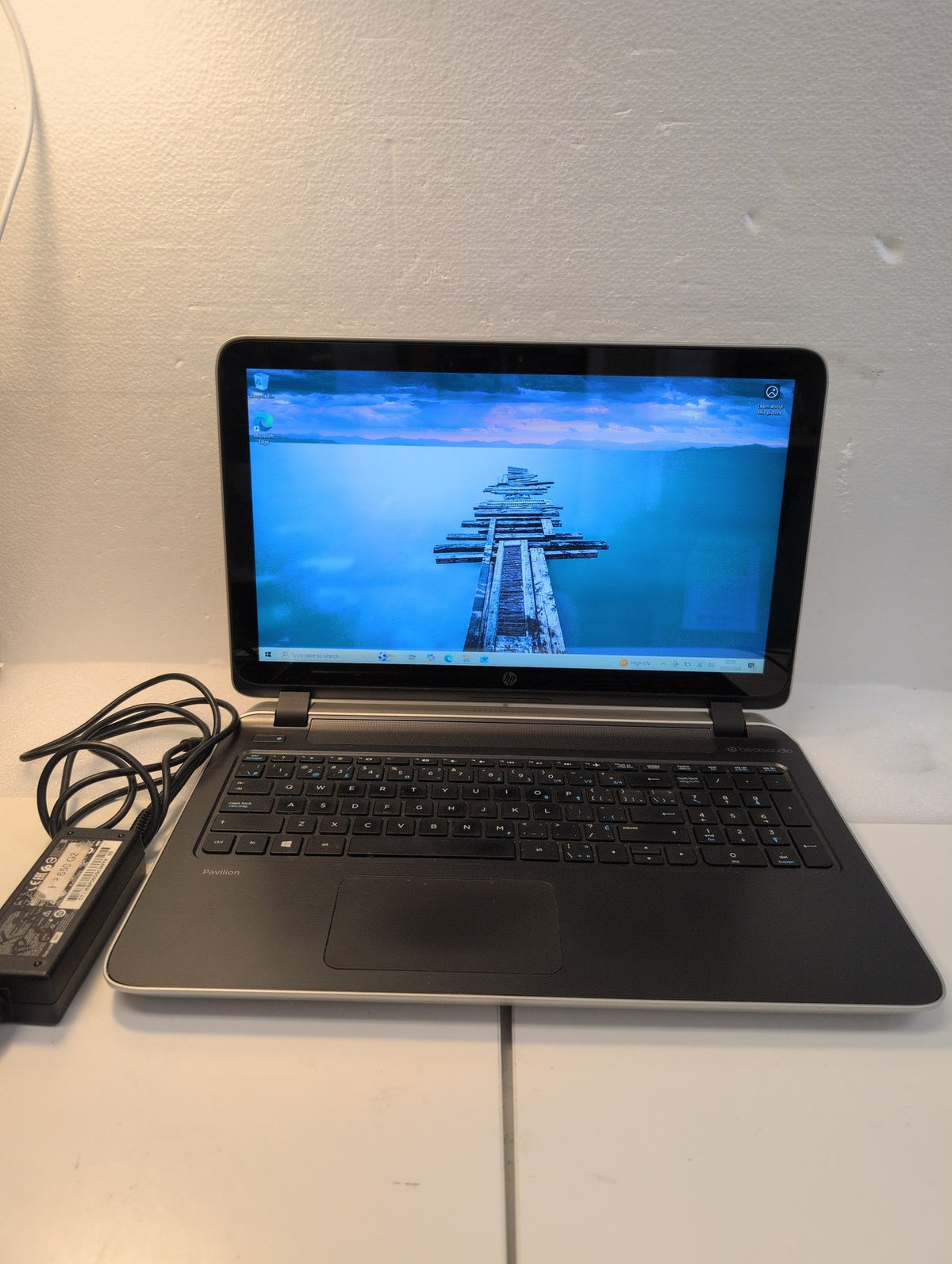 🎸 HP Pavilion 15 Laptop 15.6in Touch Screen AMD A10-5745M 8GB 1TB HDD Win10