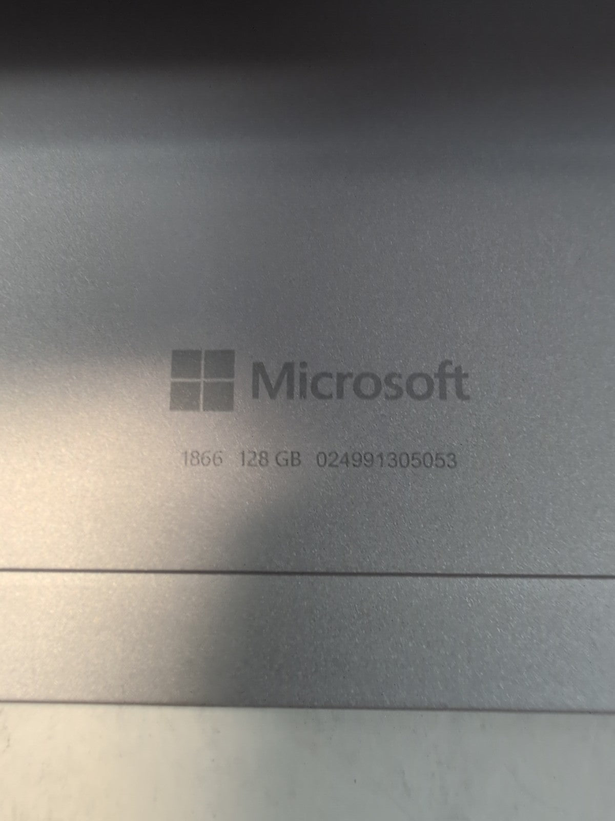 🔥 (Cracked,  SSD issue, AS IS) Microsoft Surface Pro 7 1866 / 8GB RAM -