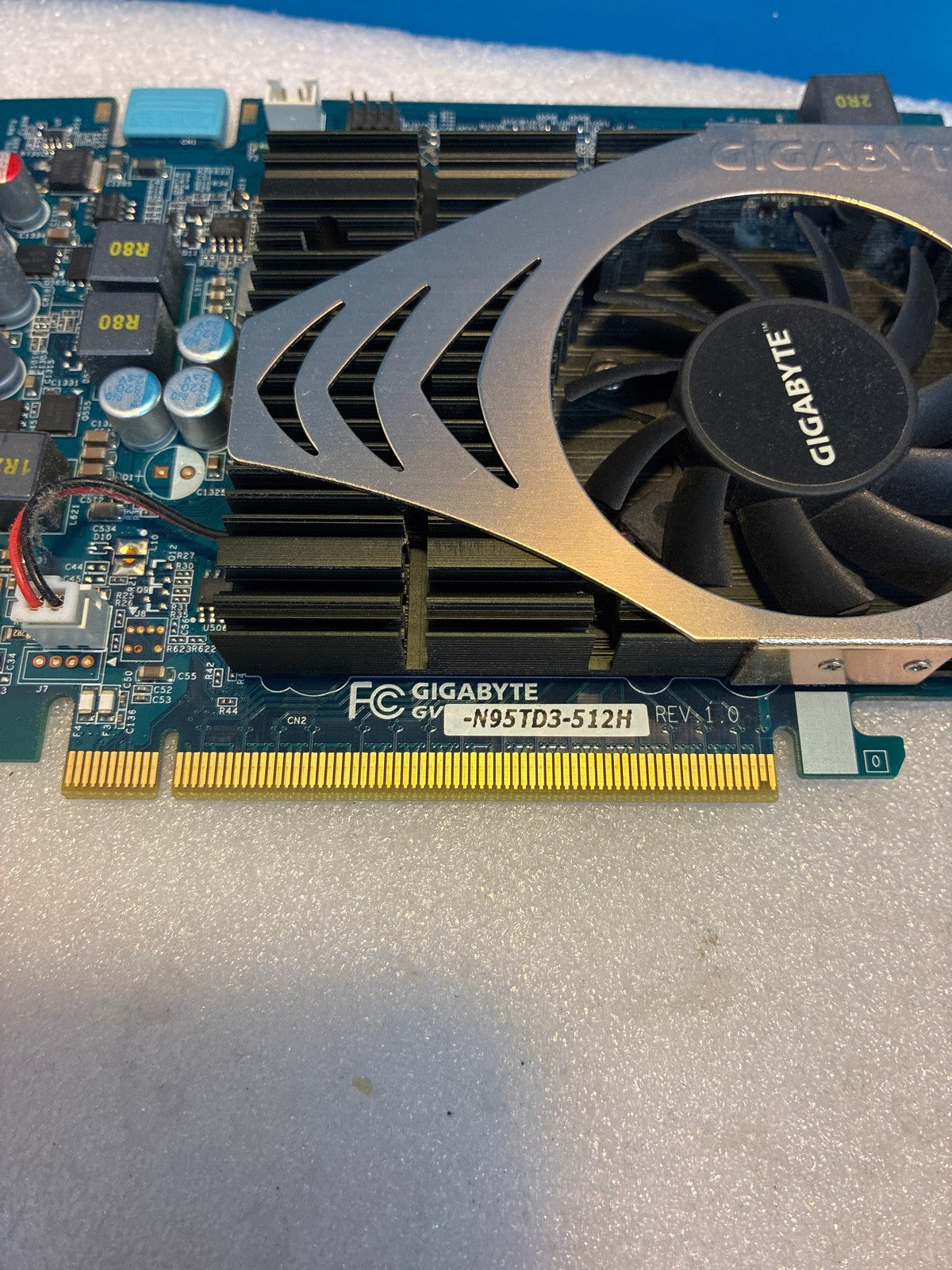 🔥 Gigabyte GeForce 9500 GT GV-N95TD3-512H 512MB DDR3 PCIe Graphics Card
