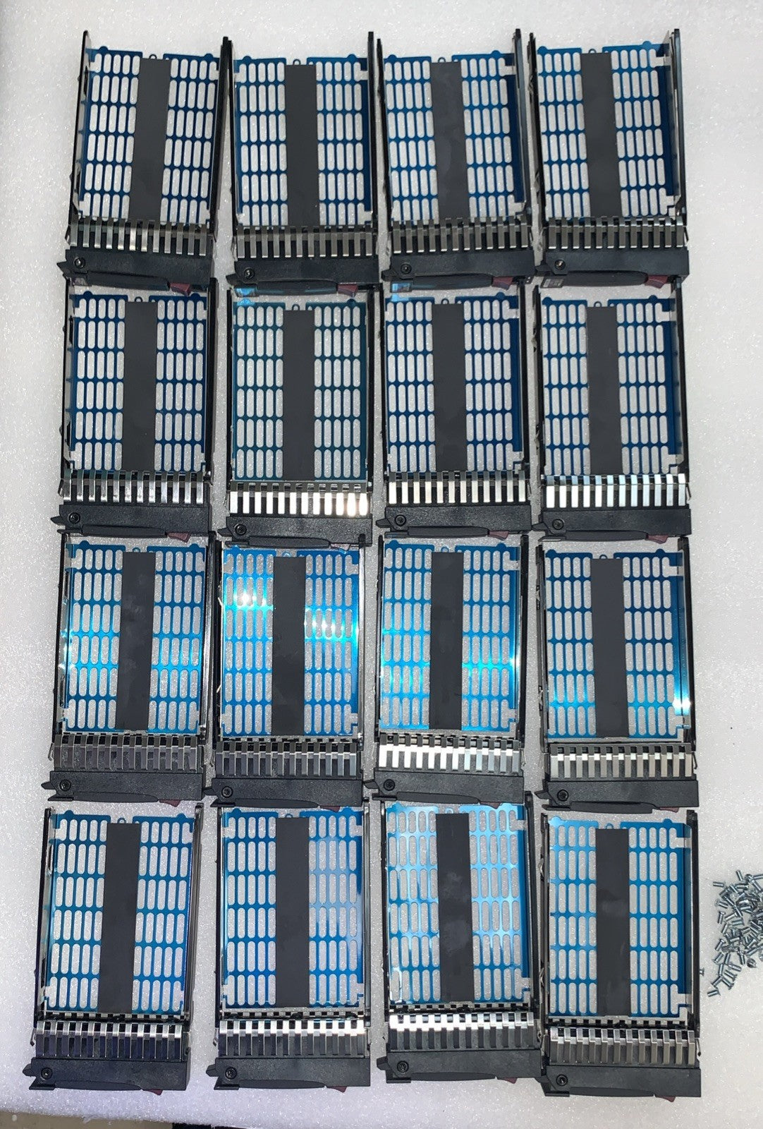 (16x)  HP  2.5" HDD Tray Caddy 432320-001  507284-001  + screws