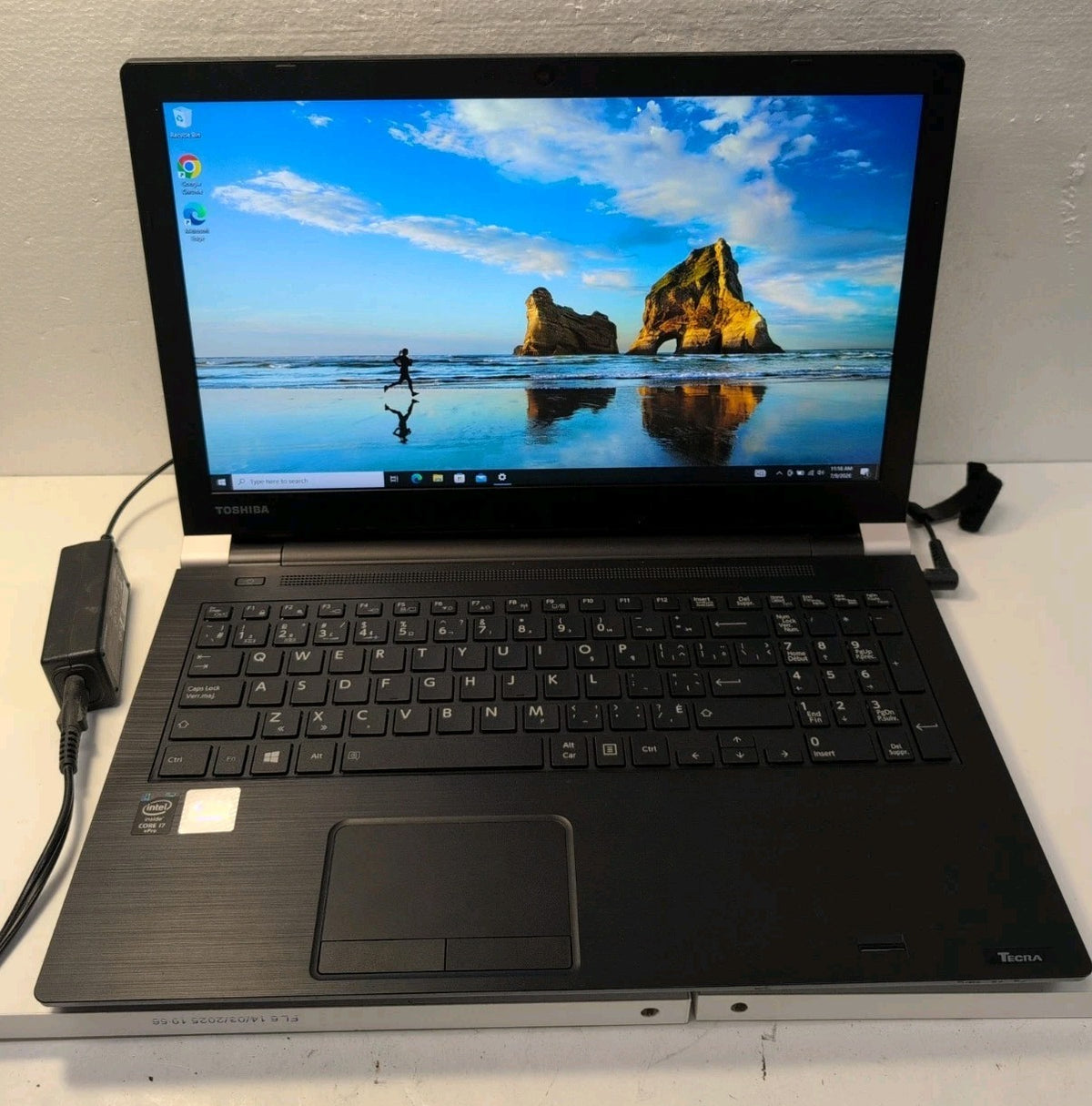 🎸 Toshiba Tecra A50-C 15.6" Laptop i7-5600U /8GB RAM /500GB HDD/Win10 Pro