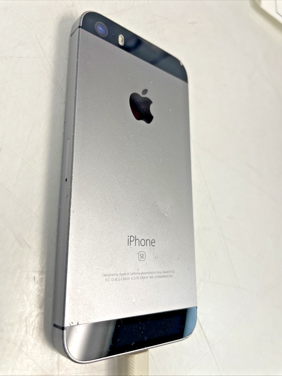 🔥Unlocked Iphone SE 32G Scratched Screen Bent Corner 83% BAT Carrier:Telus +