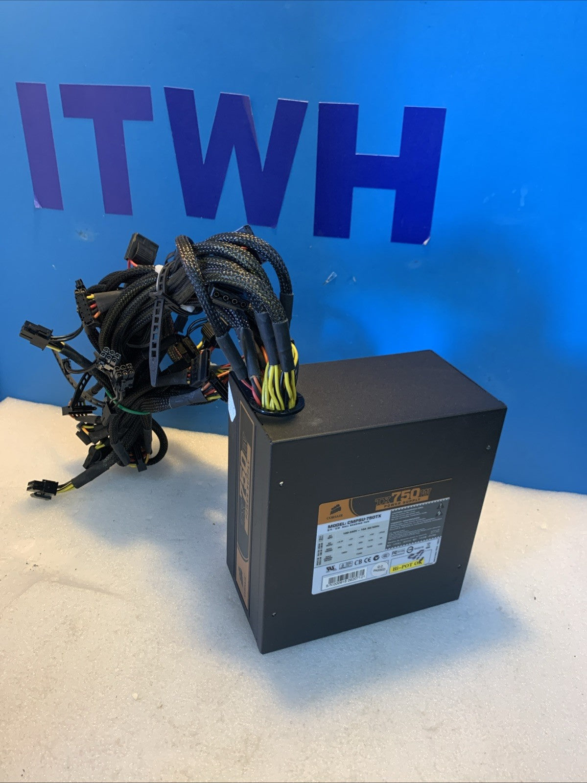 Corsair TX750W 750W Gaming Power Supply 4 x (6+2) PCIE, 8 pin CPU, SATA )