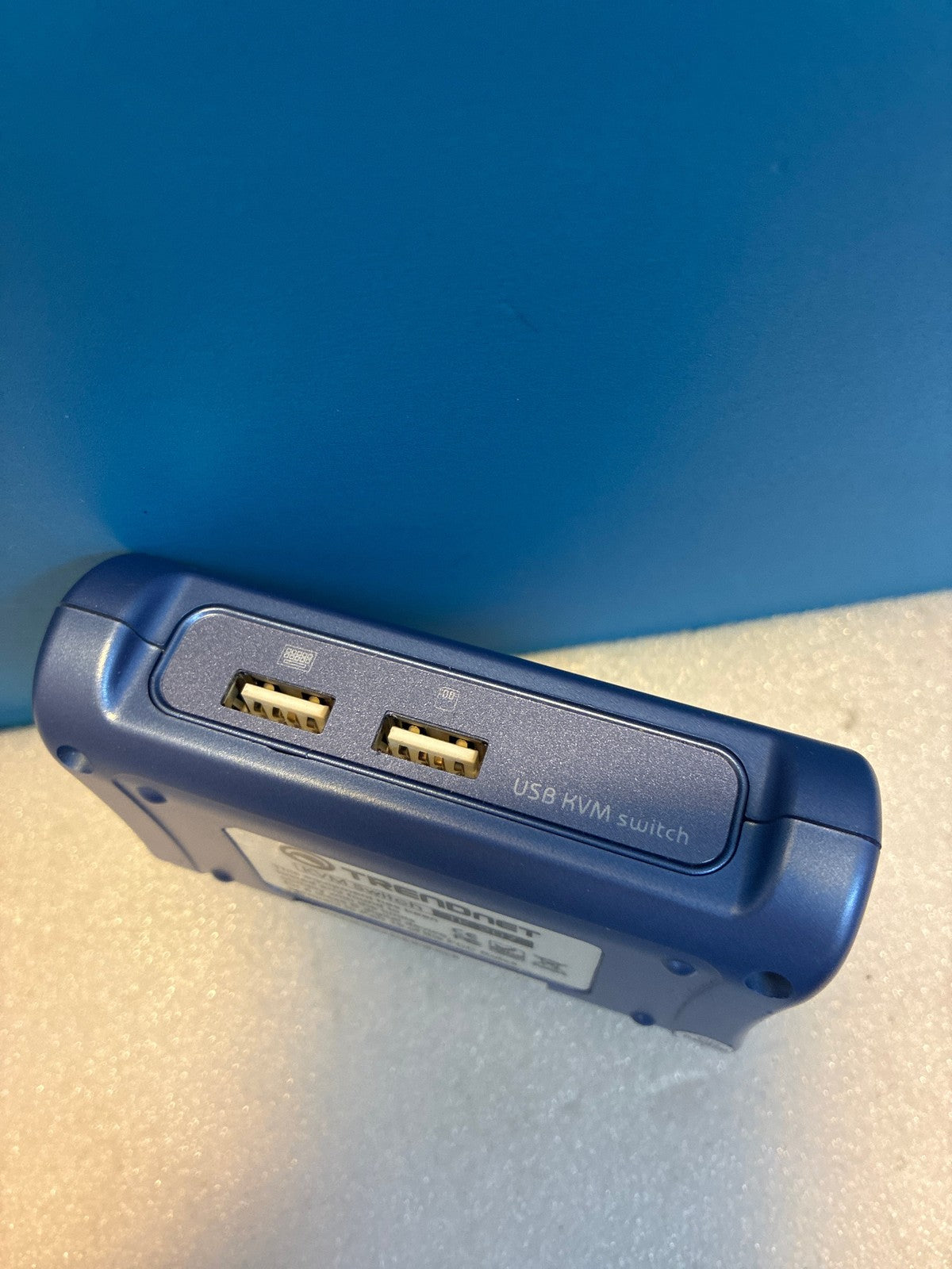 🔥 TRENDnet TK-207 2-Port USB KVM Switch VGA Blue