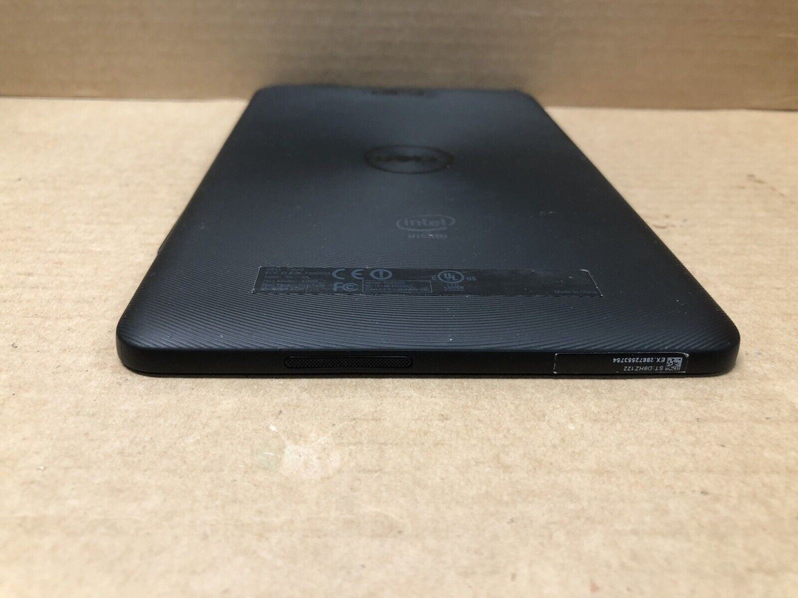 $ Dell Venue 8 3840 16GB, Wi-Fi, 8in - Black -touch screen cracked