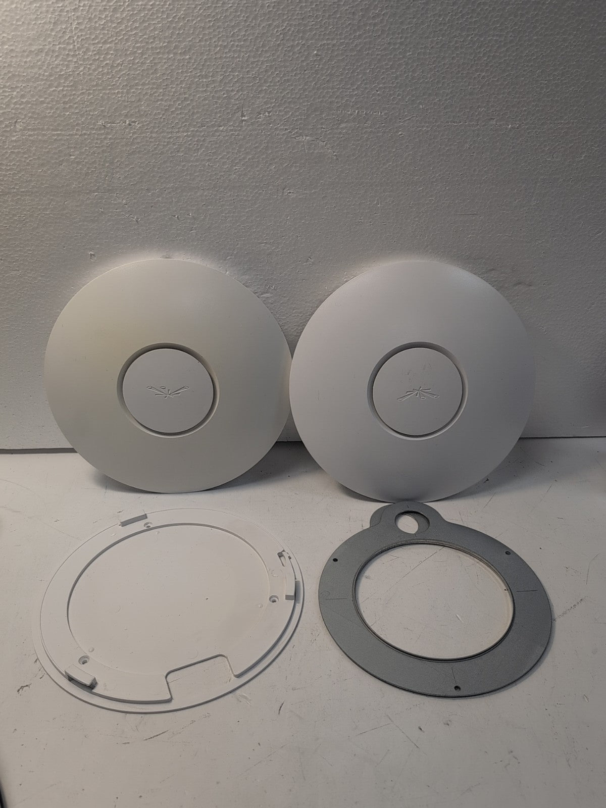 🔥2x Ubiquiti UniFi AP UAP Wireless Access Point SWX-UAP 802.11n POE(ONE MOUNT)-