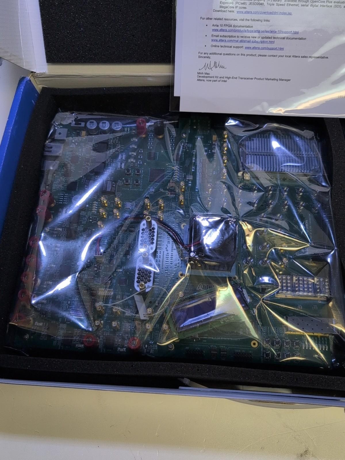 NEW Altera Transceiver Signal Integrity Arria 10 GX FPGA Development Kit W/AC -