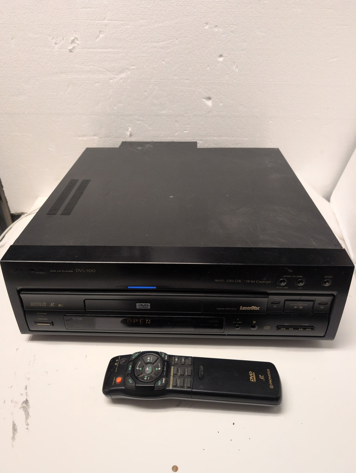 🎸 Pioneer DVL-700 DVD/CD/LaserDisc Combo Player W/ Remote - Tested Working