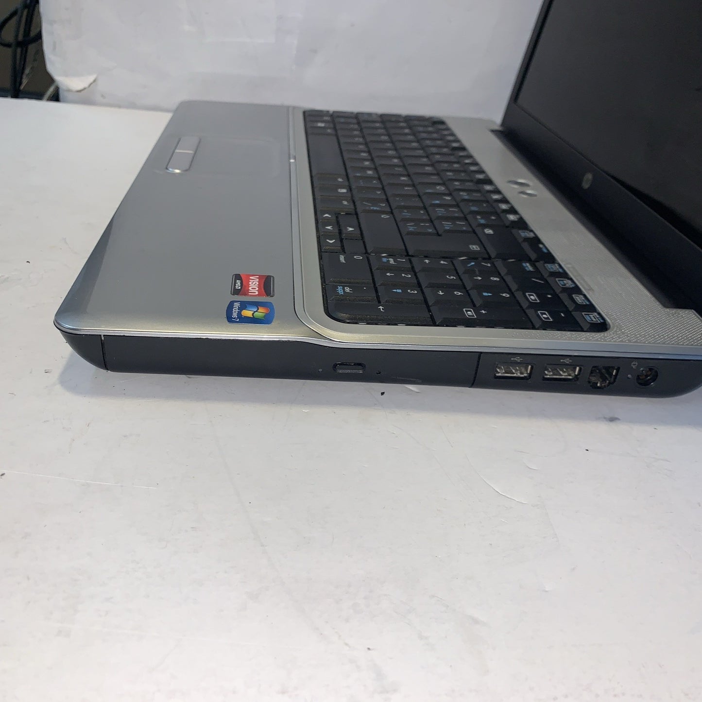 Nice～ HP Pavilion G61 AMD Athlon II M320 3GB Ram 250GB ATi 2400 GPU Windows XP