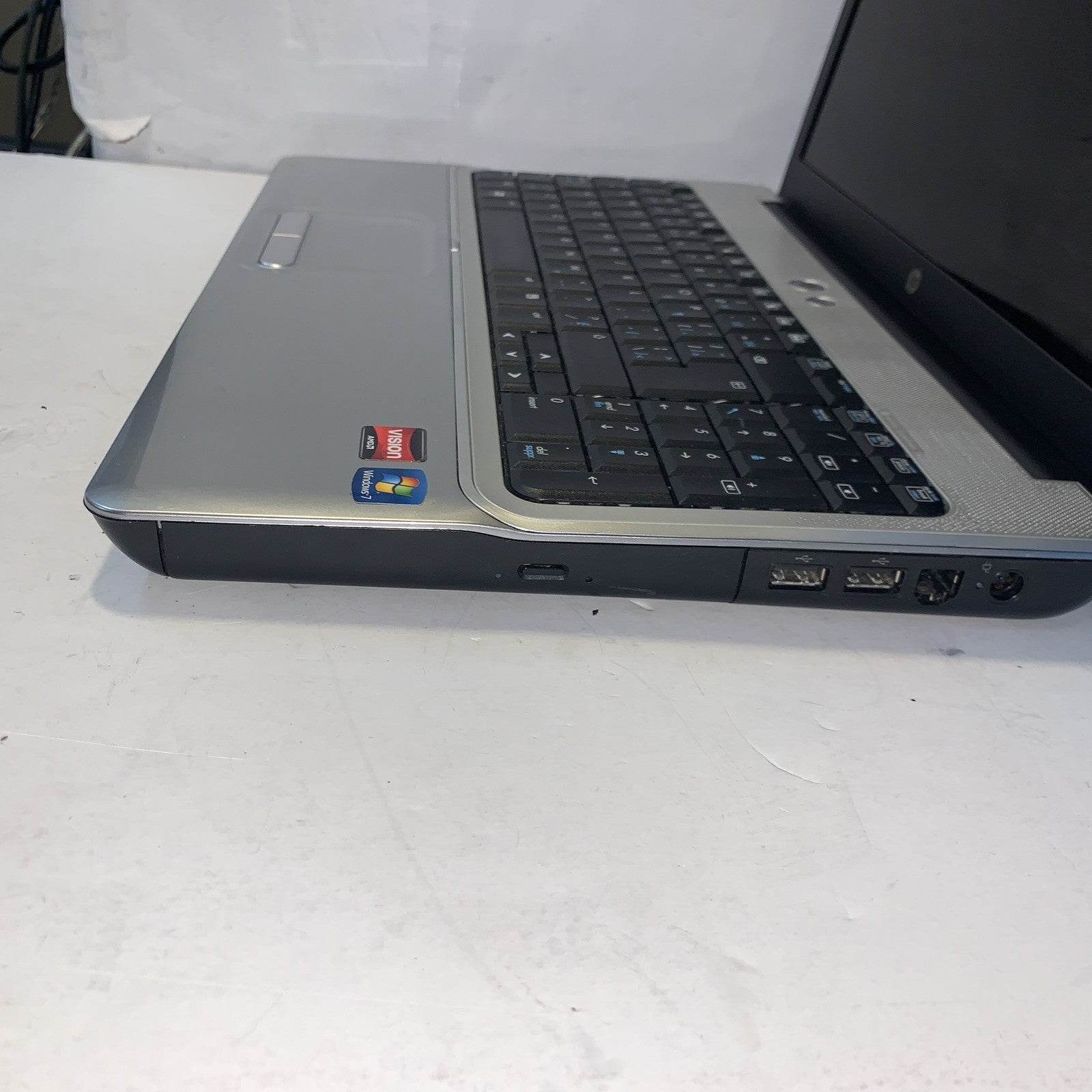 Nice～ HP Pavilion G61 AMD Athlon II M320 3GB Ram 250GB ATi 2400 GPU Windows XP