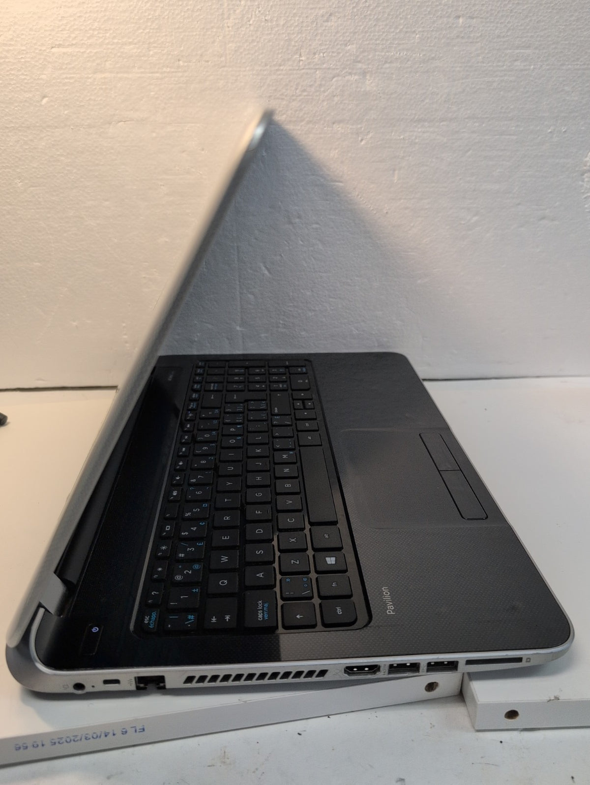 🔥 HP Pavilion 15" 15-n048ca Laptop AMD A8-5545M APU/3GB/750GB HDD/WINXP (READ)-