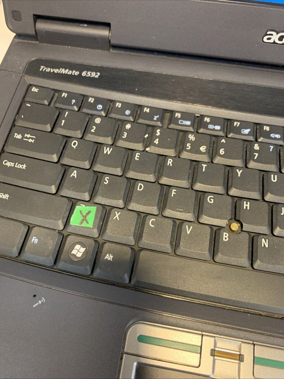 Acer Travel Mate 6592 C2D T7300 2GB 750GB Windows xp pro sp3 (one key defective)