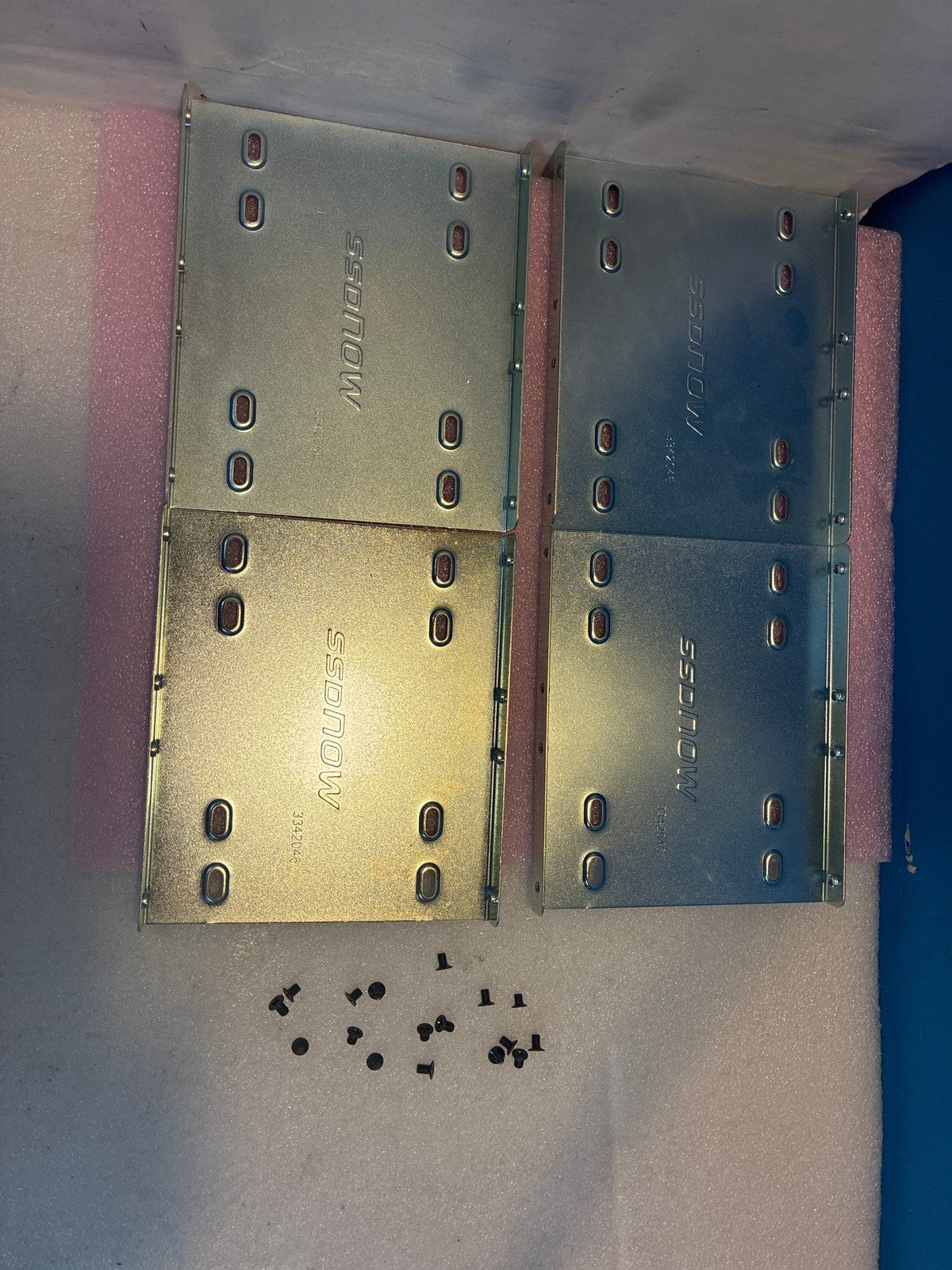 Lot of 4 🔥 Kingston SSDNow 33420-46 2.5" to 3.5" SSD Mounting Bracket + Screws
