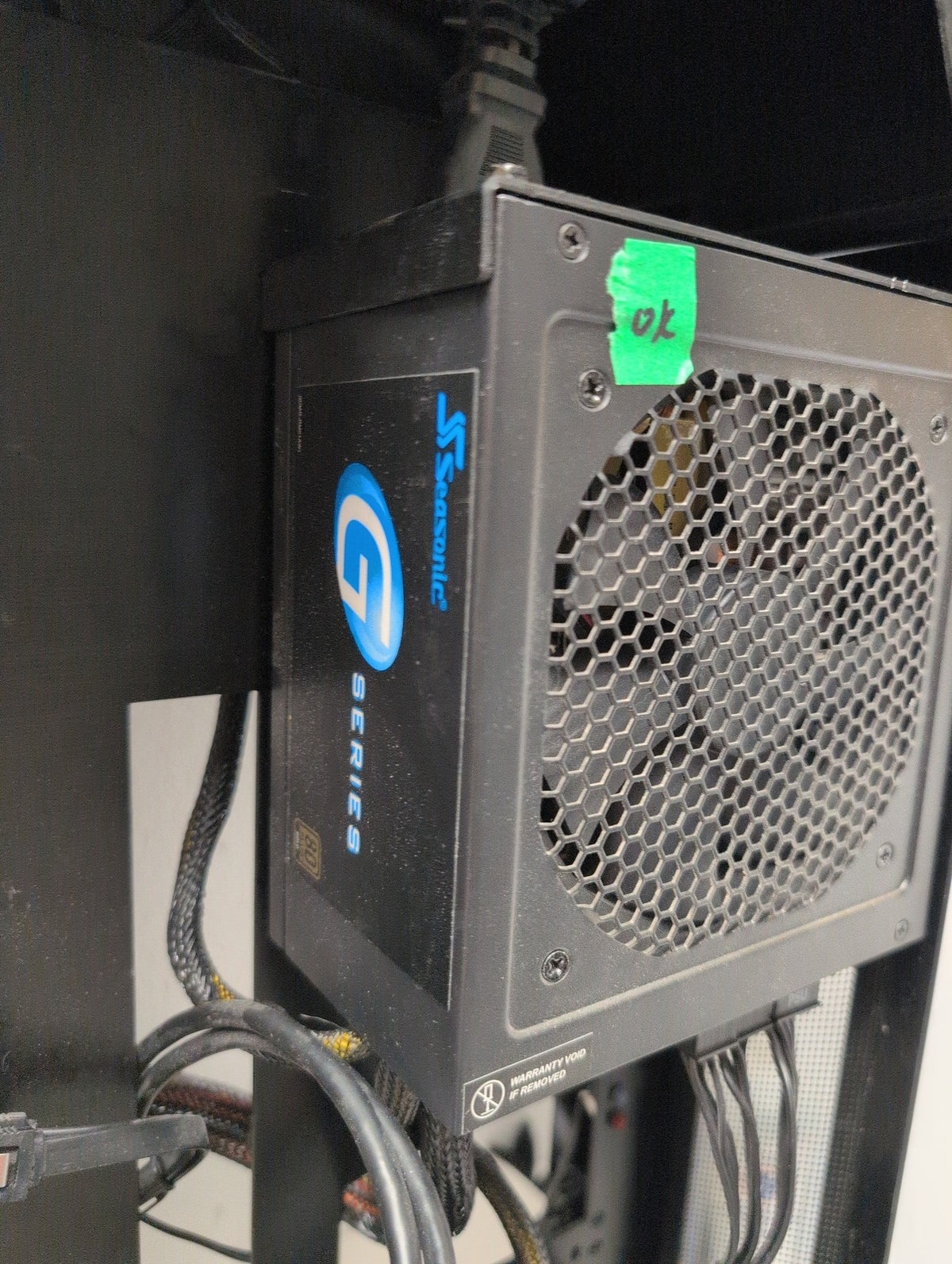 🎸 Lian Li PC-07S Tempered Glass Mini-ITX/ATX PC Case Black With Power Supply