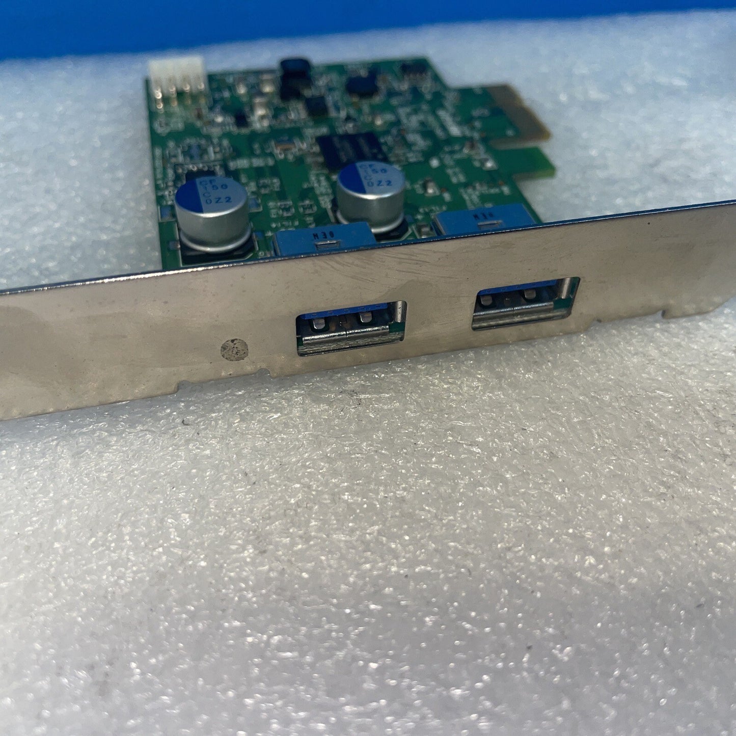 2×  USB 3.0 Cards