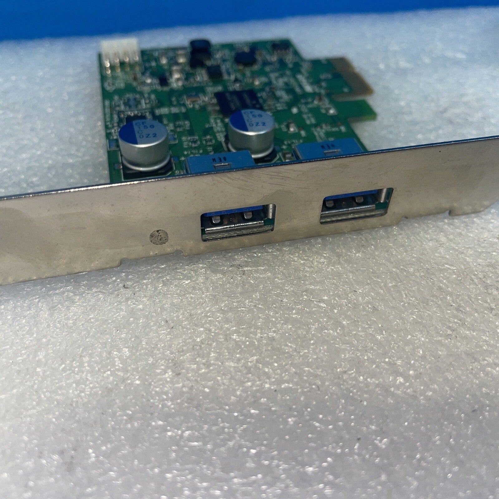 2×  USB 3.0 Cards