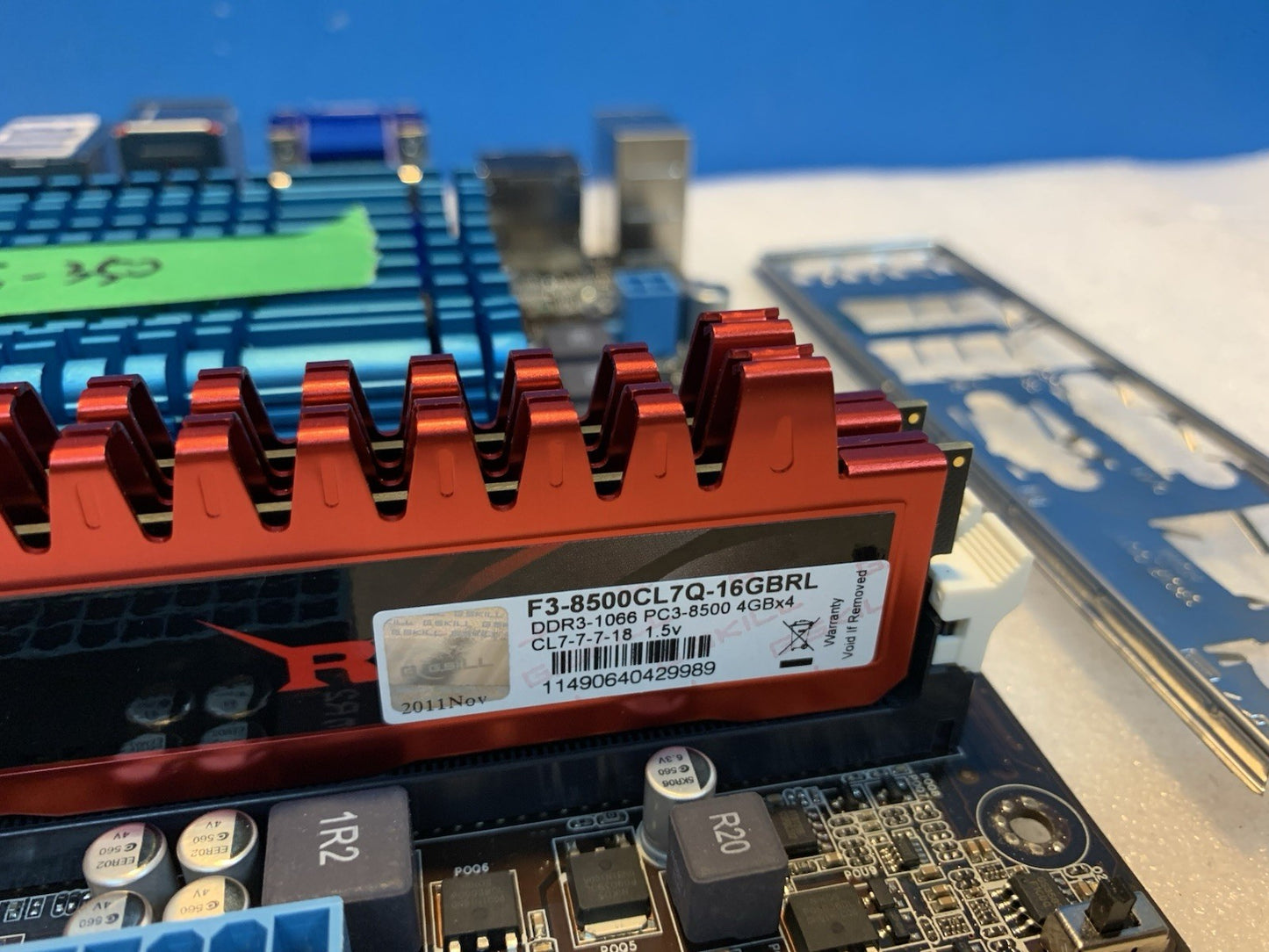 ASUS M5A78L-M PRO + AMD E-350 CPU +2x 4GB RAM