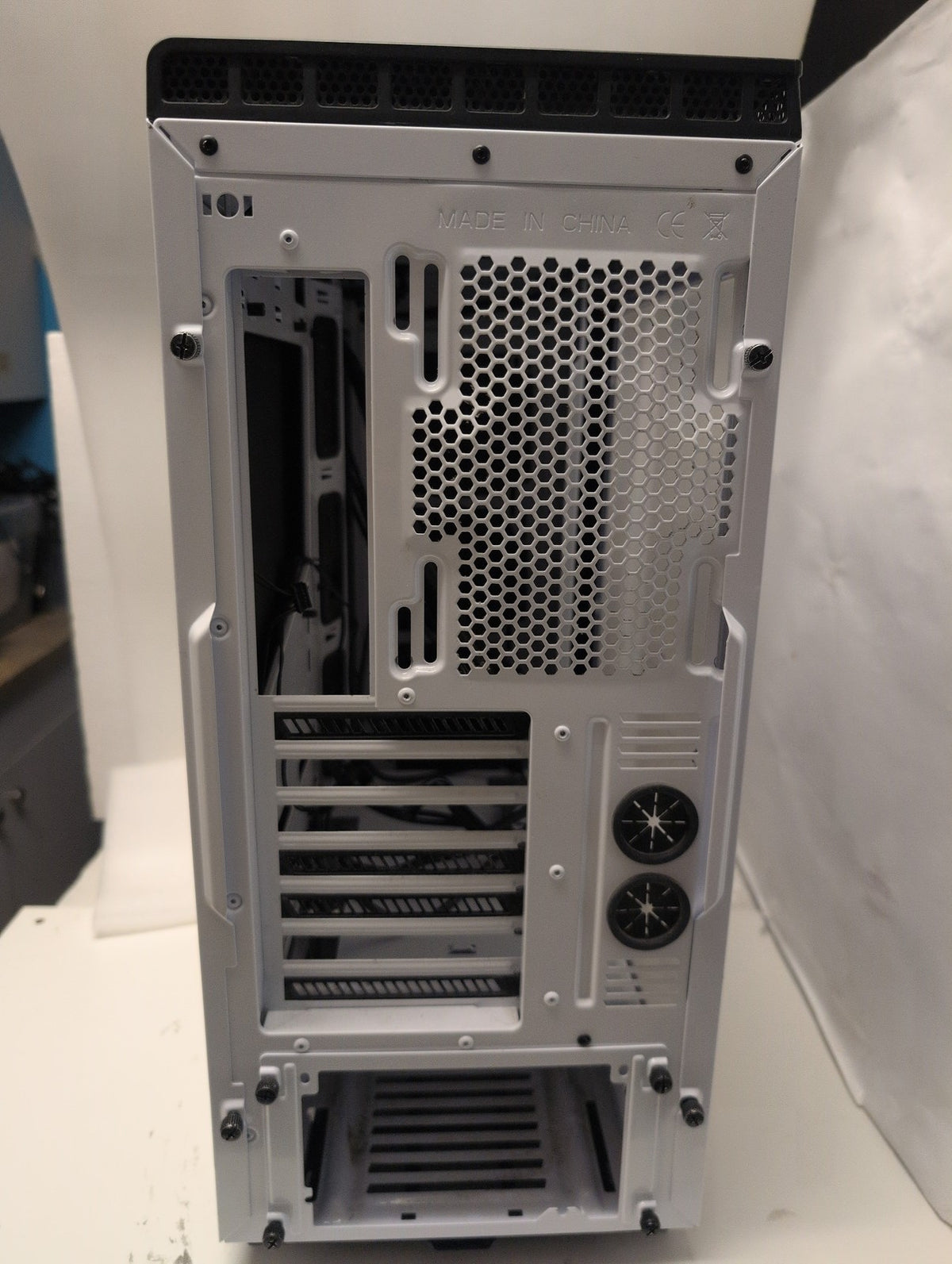 🎸 NZXT H440 CA-H440W-W1 White/Black Mid-Tower ATX Gaming Case Tempered Glass