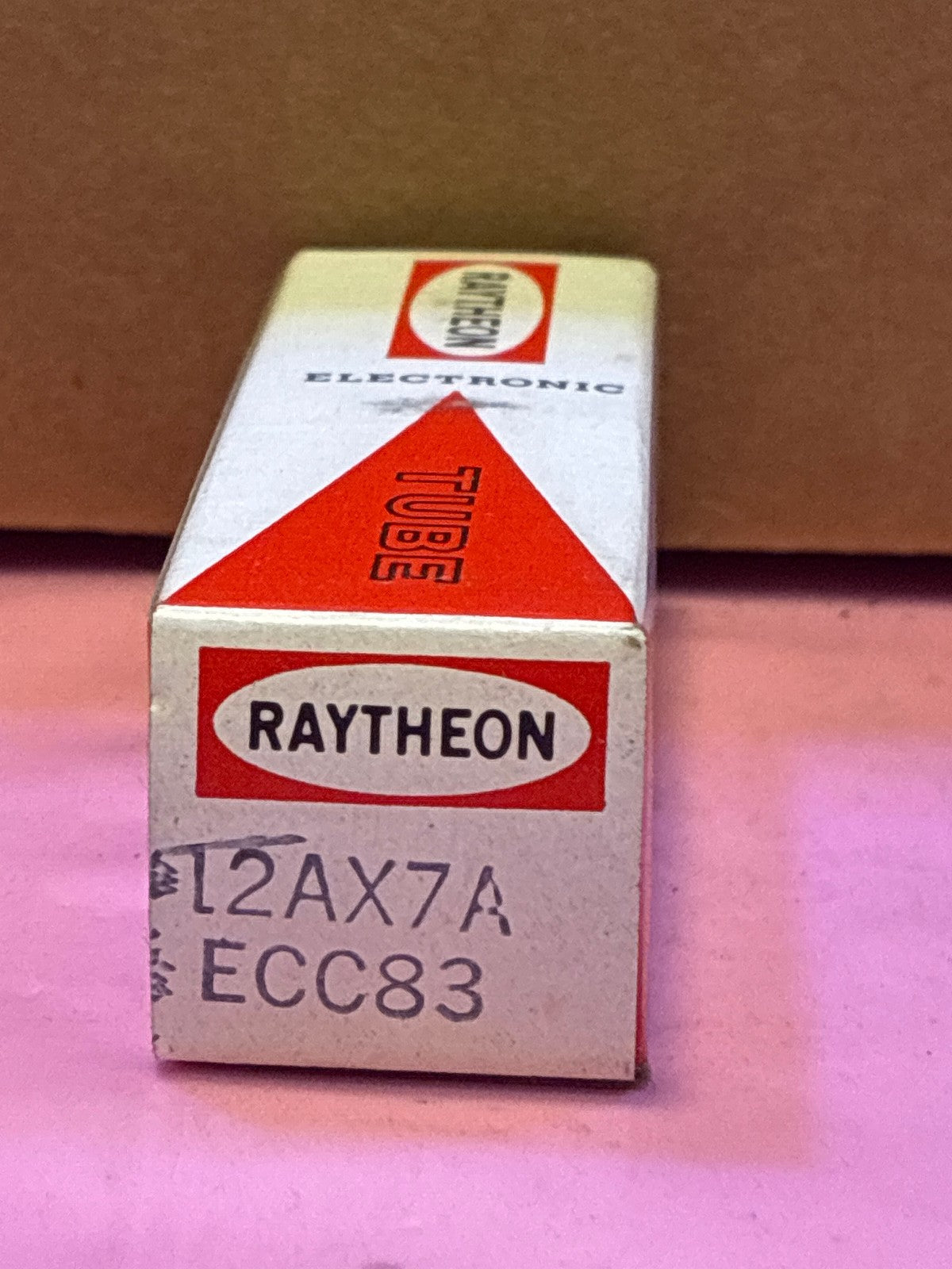 🔥 Raytheon 12AX7A ECC83 Dual Triode Vacuum Tube in Original Box NOS