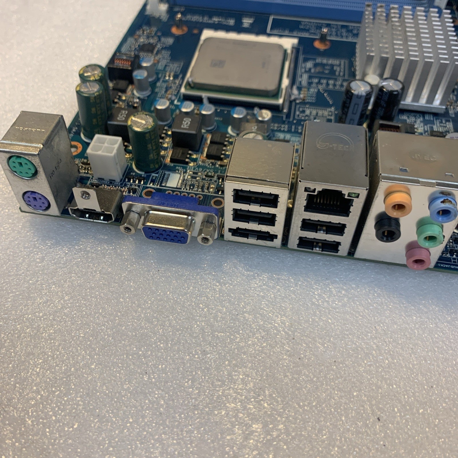 Acer DA061/078L-AM3 EuP Motherboard Socket AM3 DDR3 Micro-ATX +CPU
