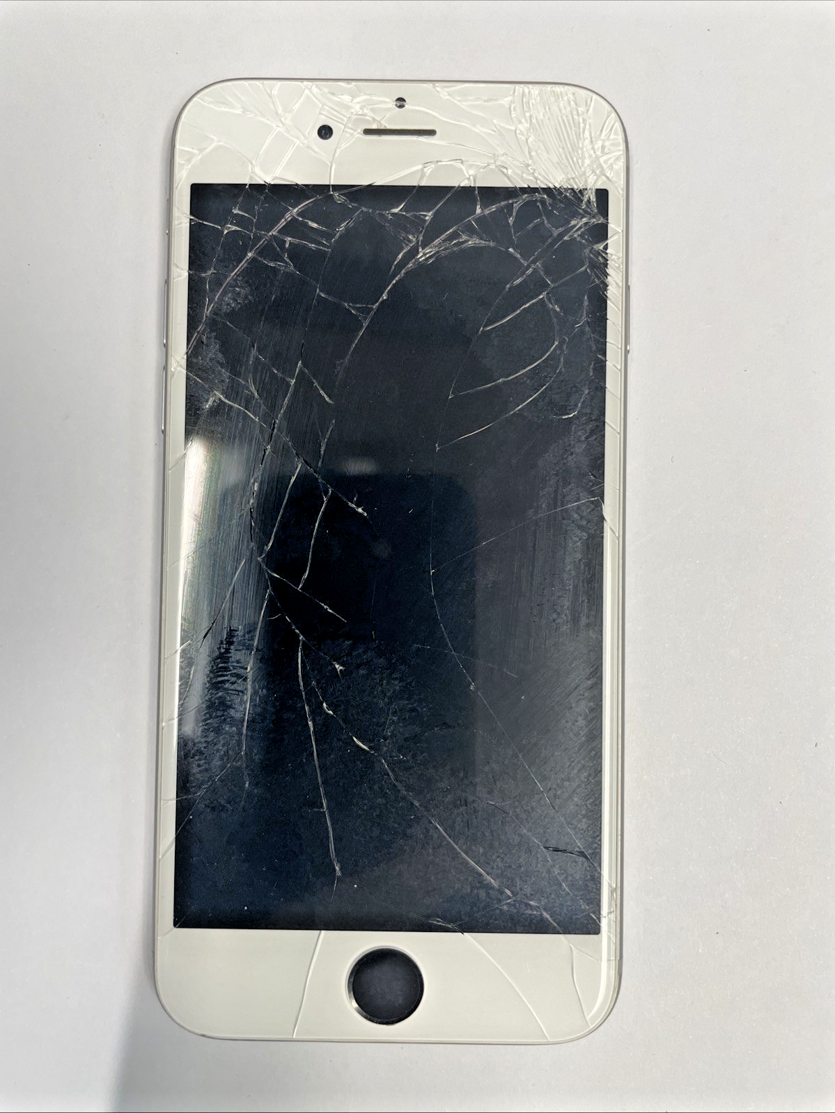 Apple iPhone 6 - 64GB A1549   Silver (Unlocked Cracked Screen)  +