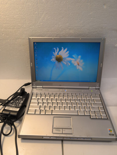 🎸 Dell  XPS M1210 12" Laptop INTEL  T2500 CPU/1GB RAM/250GB HDD/WIN XP