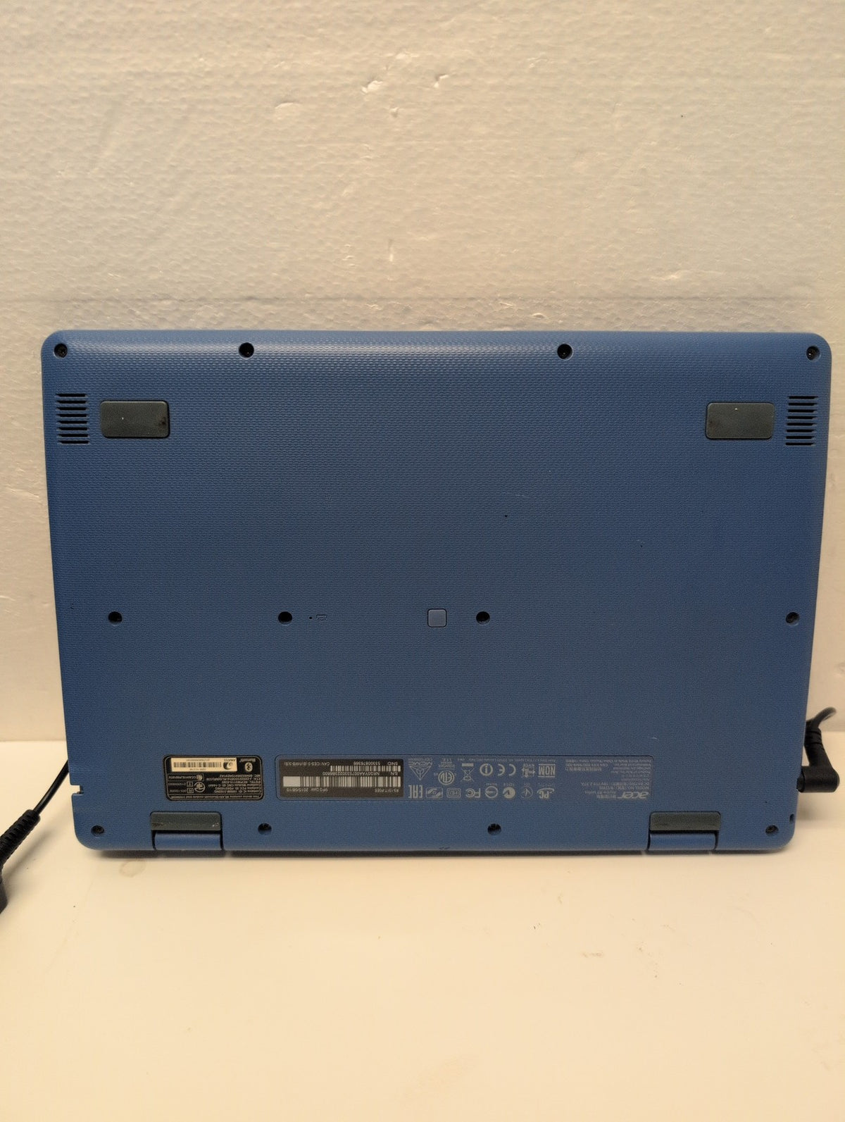 🎸 Acer Aspire R3-131T 11.6" Touchscreen Laptop N3700 CPU /4GB/500GB/NO OS(Read)